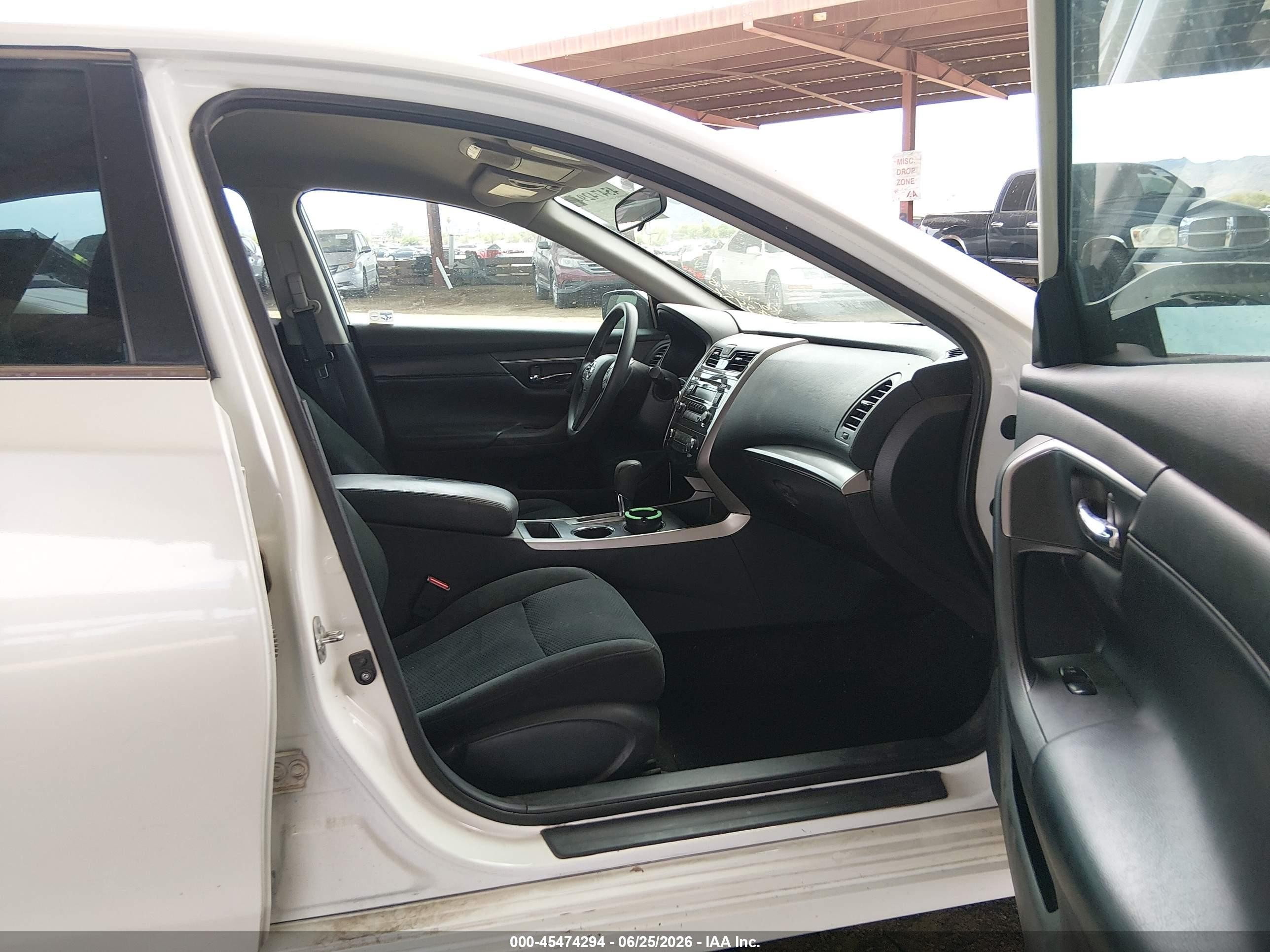 2015 Nissan Altima 2.5 S White vin: 1N4AL3AP7FC475456