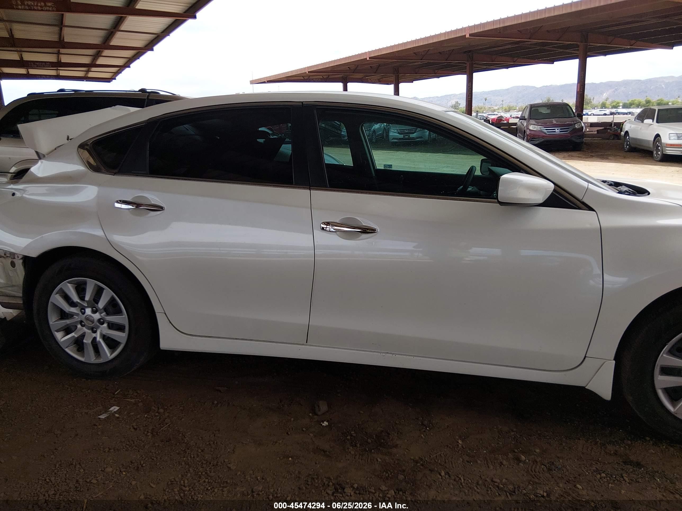 2015 Nissan Altima 2.5 S White vin: 1N4AL3AP7FC475456