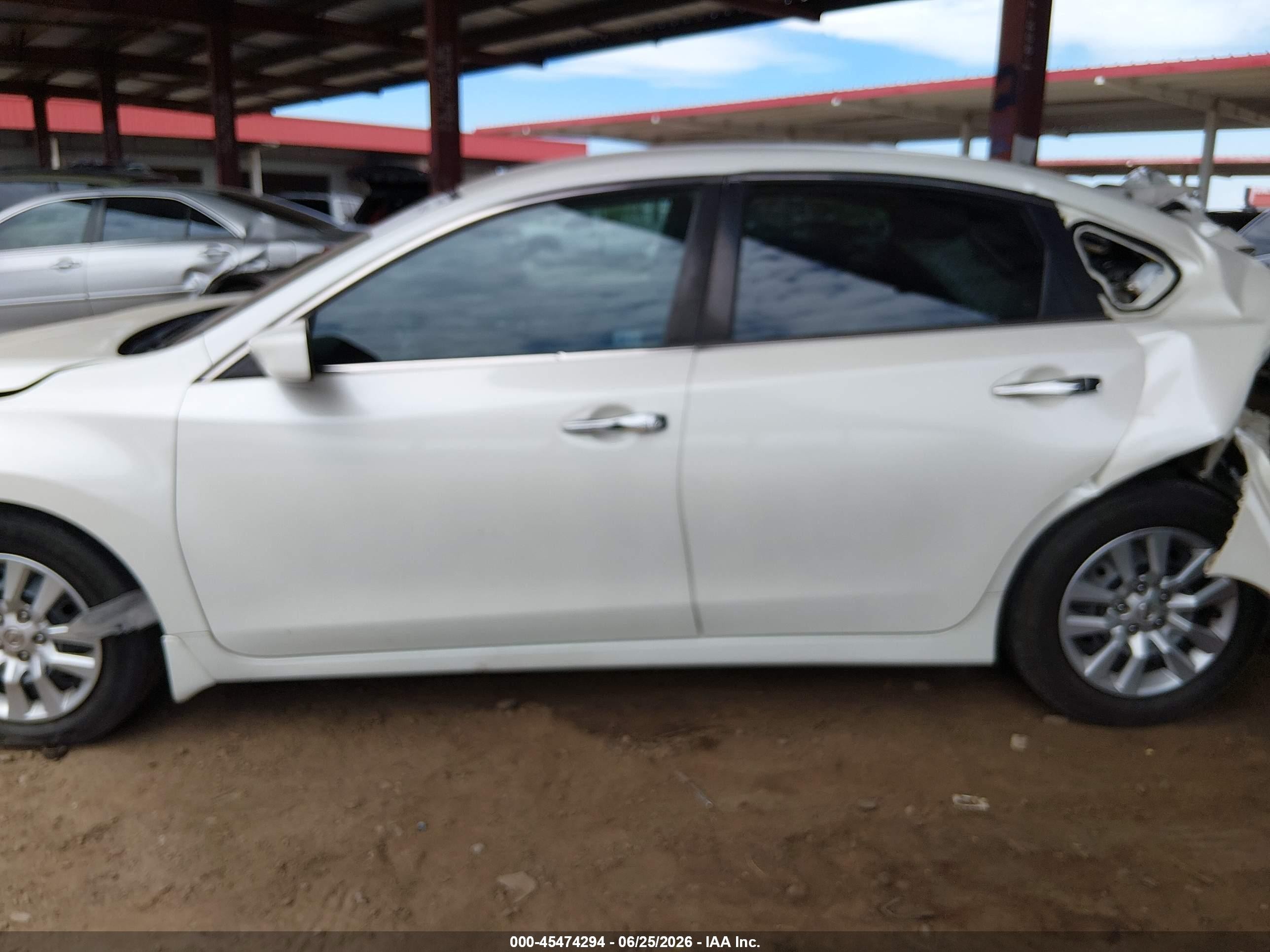 2015 Nissan Altima 2.5 S White vin: 1N4AL3AP7FC475456