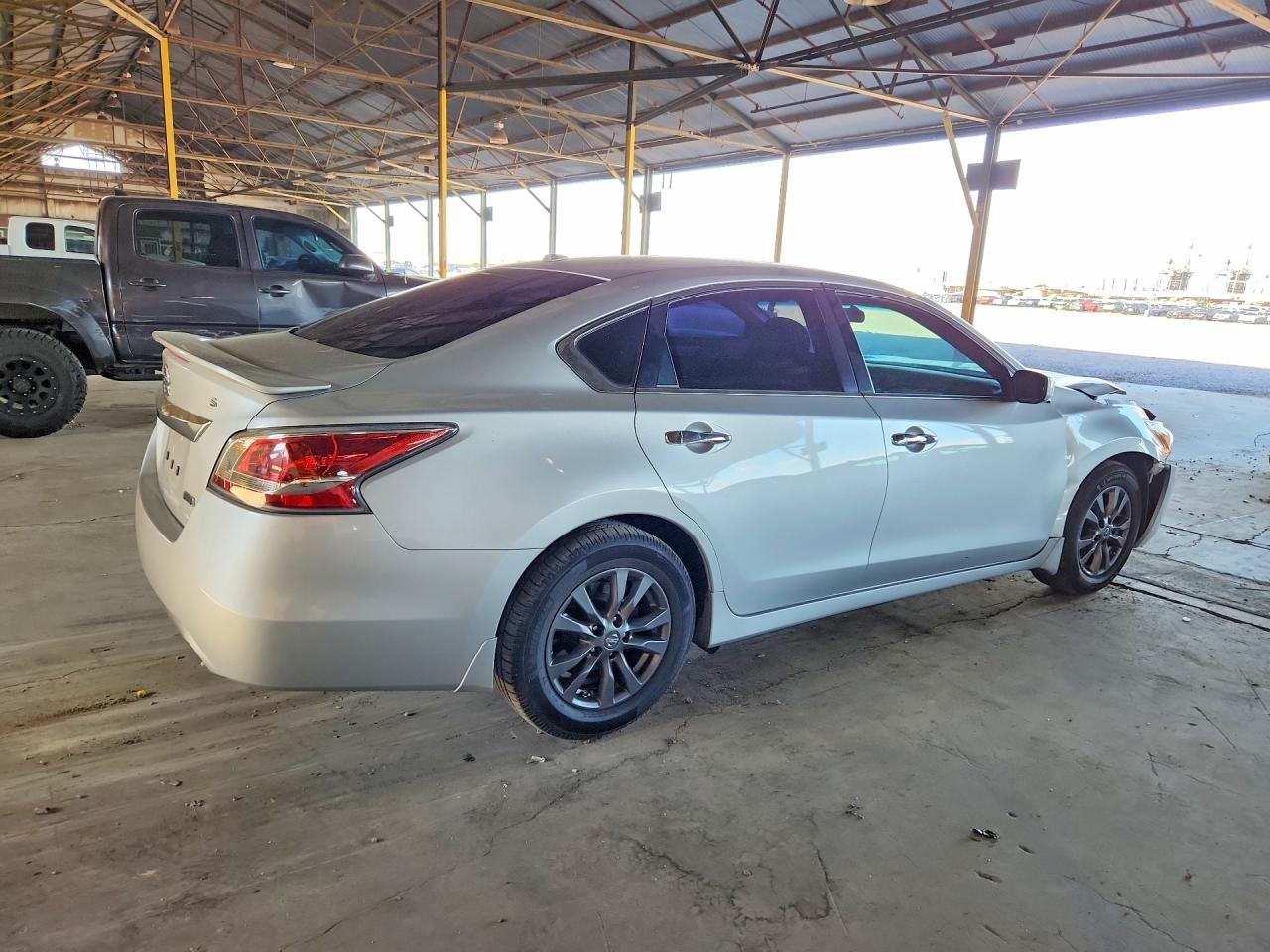 2015 Nissan Altima 2.5 S Серебряный vin: 1N4AL3AP7FC482214