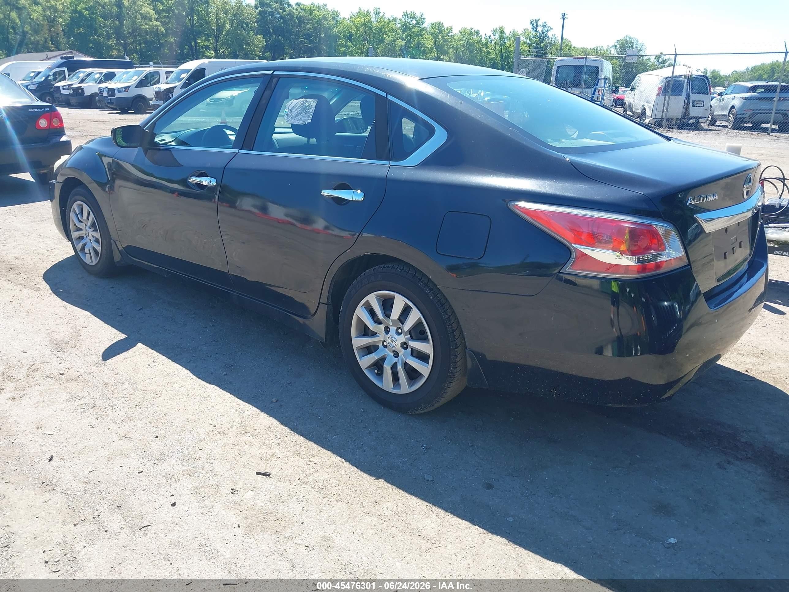 2015 Nissan Altima 2.5 S Черный vin: 1N4AL3AP7FC483492