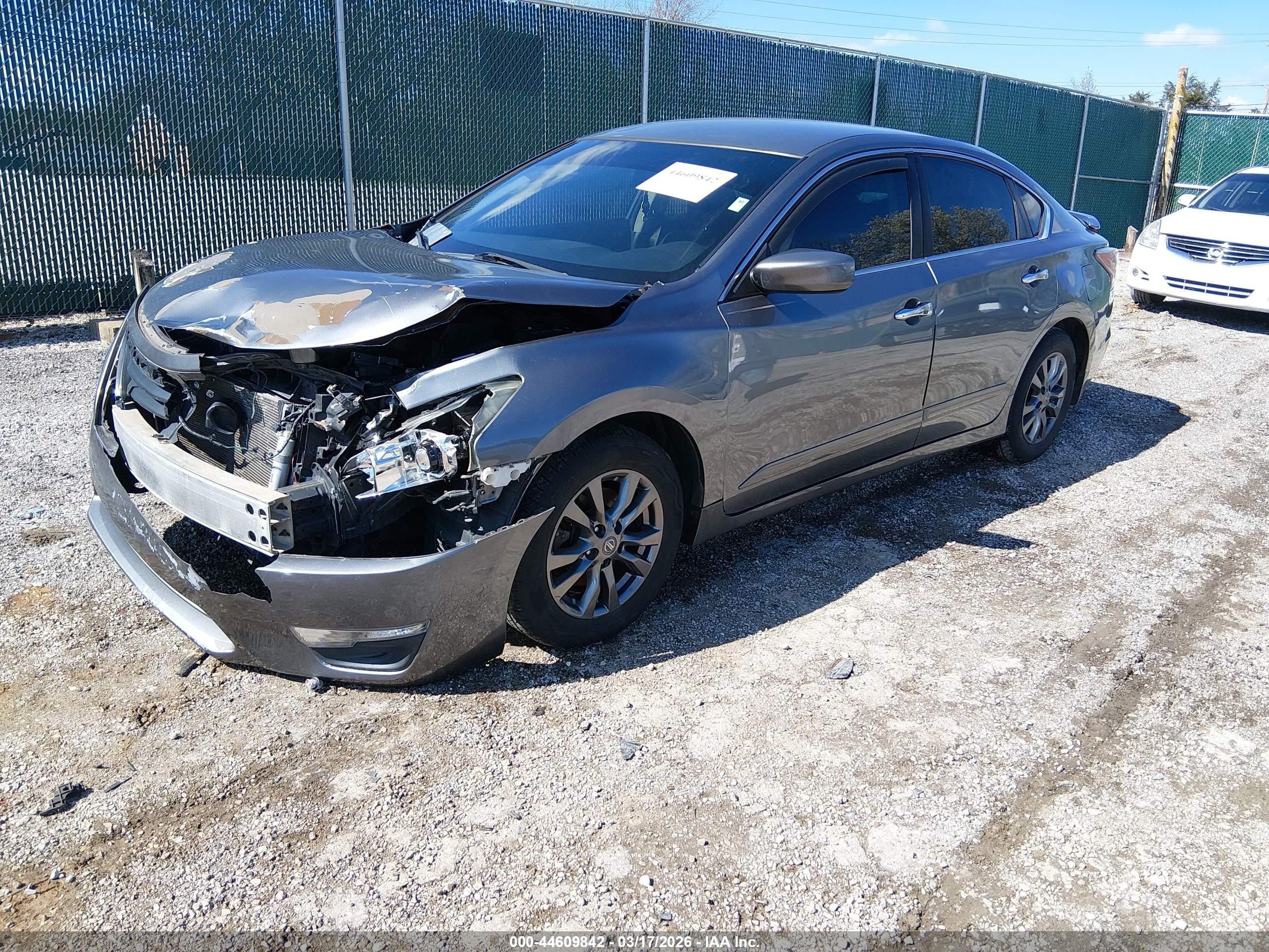 2015 Nissan Altima 2.5 S Silver vin: 1N4AL3AP7FC483816