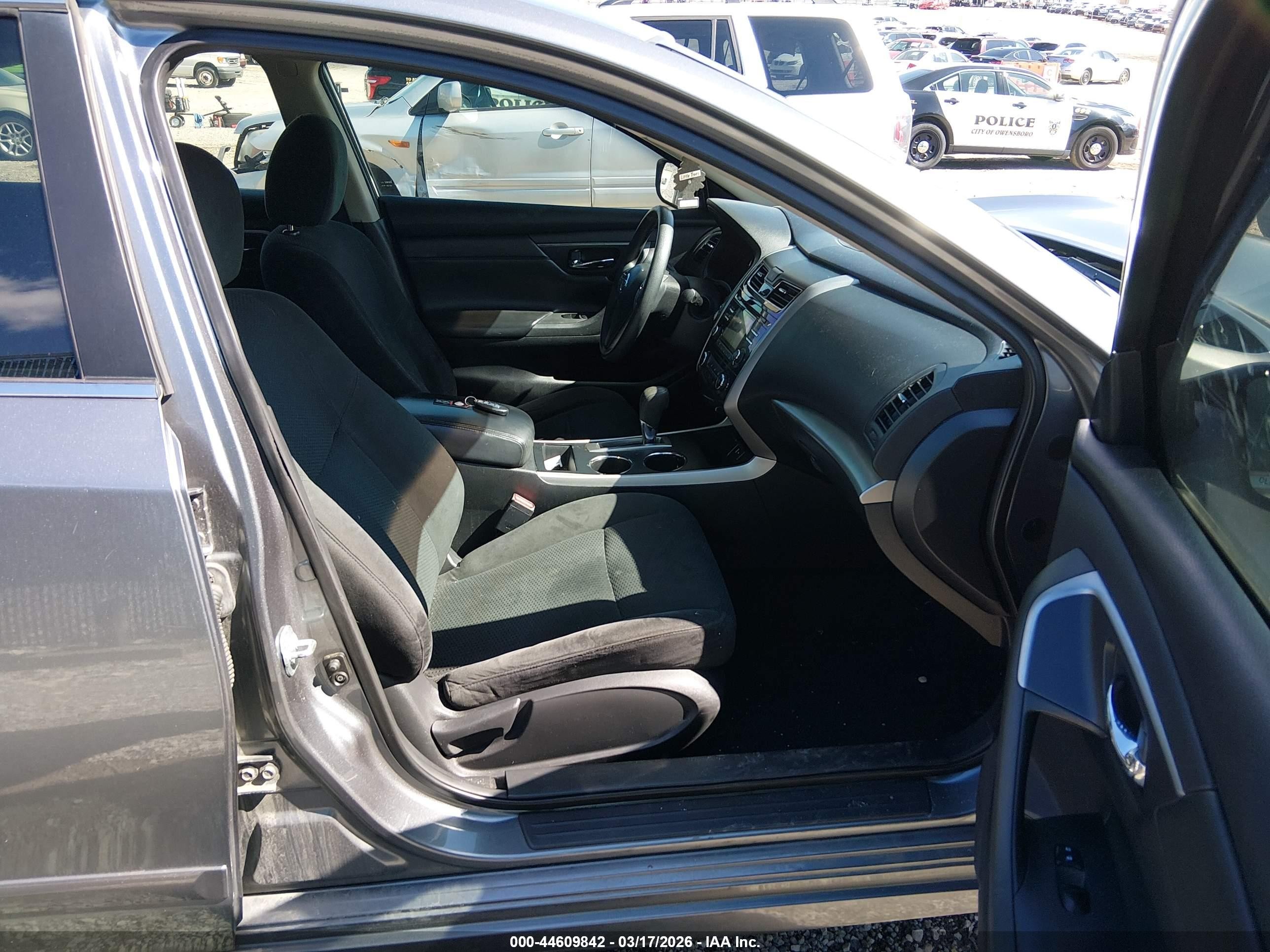 2015 Nissan Altima 2.5 S Silver vin: 1N4AL3AP7FC483816