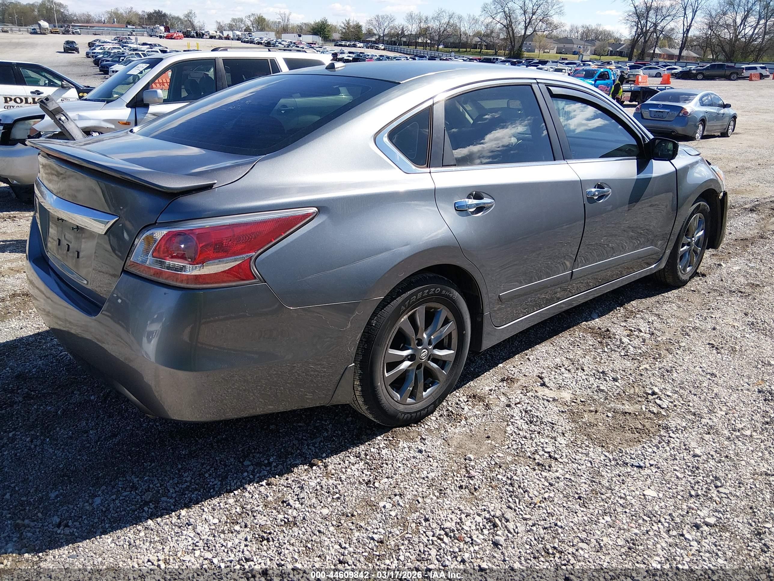 2015 Nissan Altima 2.5 S Silver vin: 1N4AL3AP7FC483816