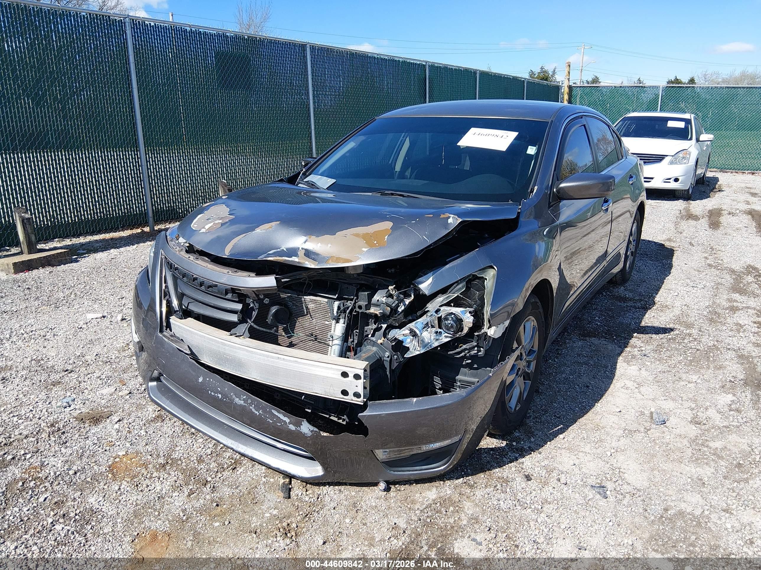 2015 Nissan Altima 2.5 S Silver vin: 1N4AL3AP7FC483816