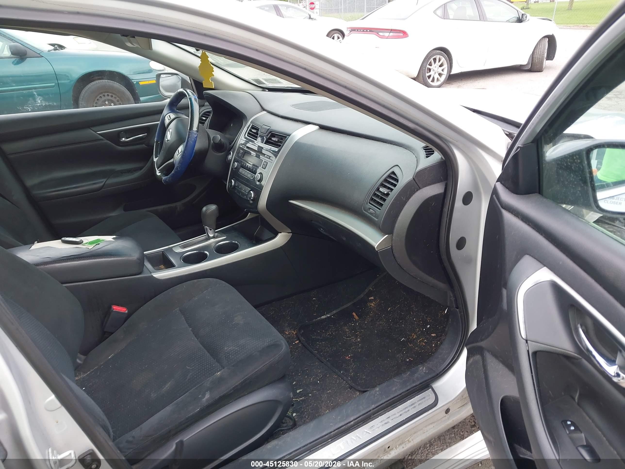 2015 Nissan Altima 2.5 S Silver vin: 1N4AL3AP7FC492502