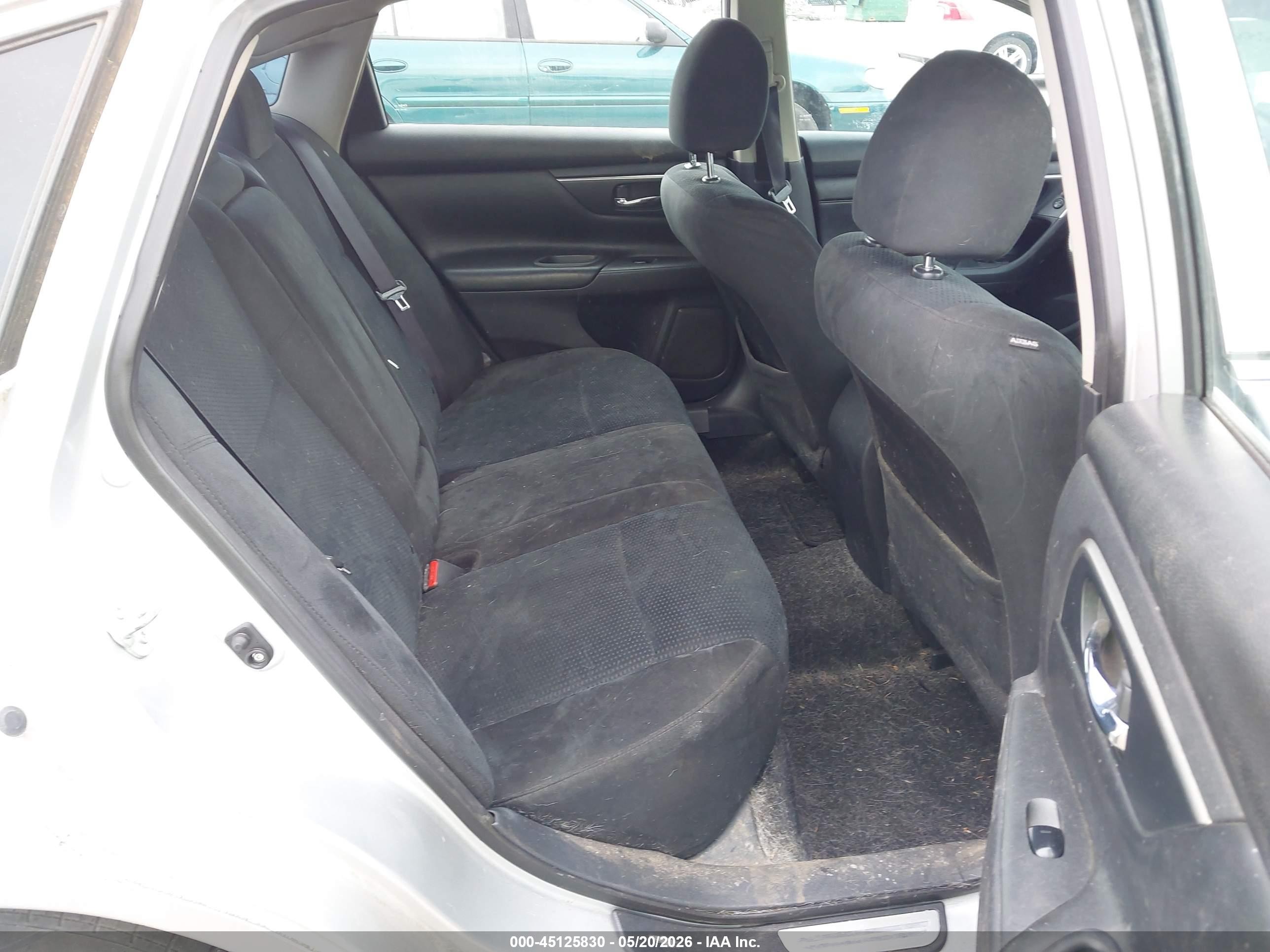 2015 Nissan Altima 2.5 S Silver vin: 1N4AL3AP7FC492502