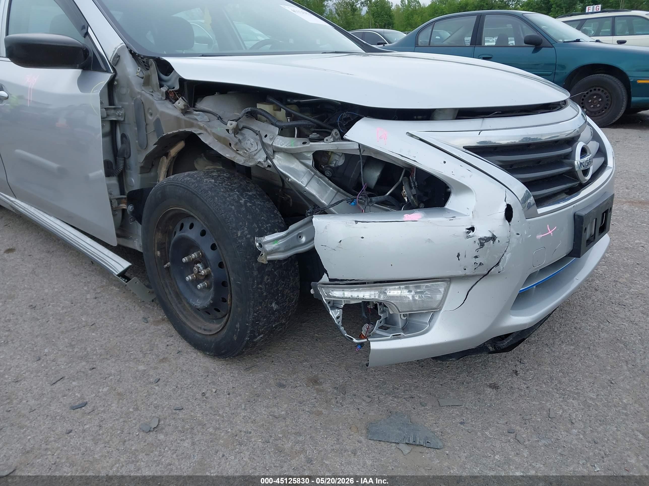 2015 Nissan Altima 2.5 S Silver vin: 1N4AL3AP7FC492502