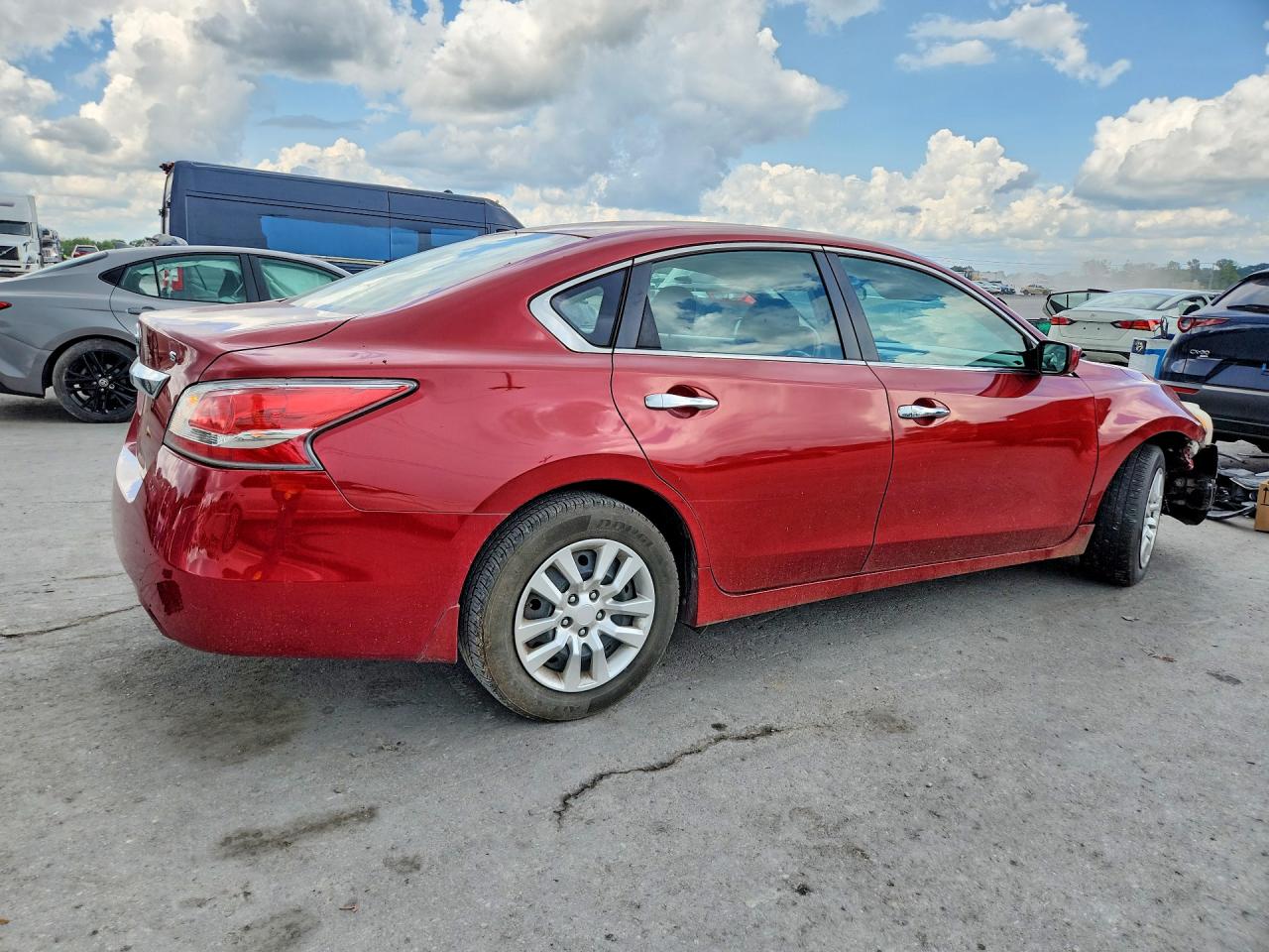 2015 Nissan Altima 2.5 S Красный vin: 1N4AL3AP7FC493147