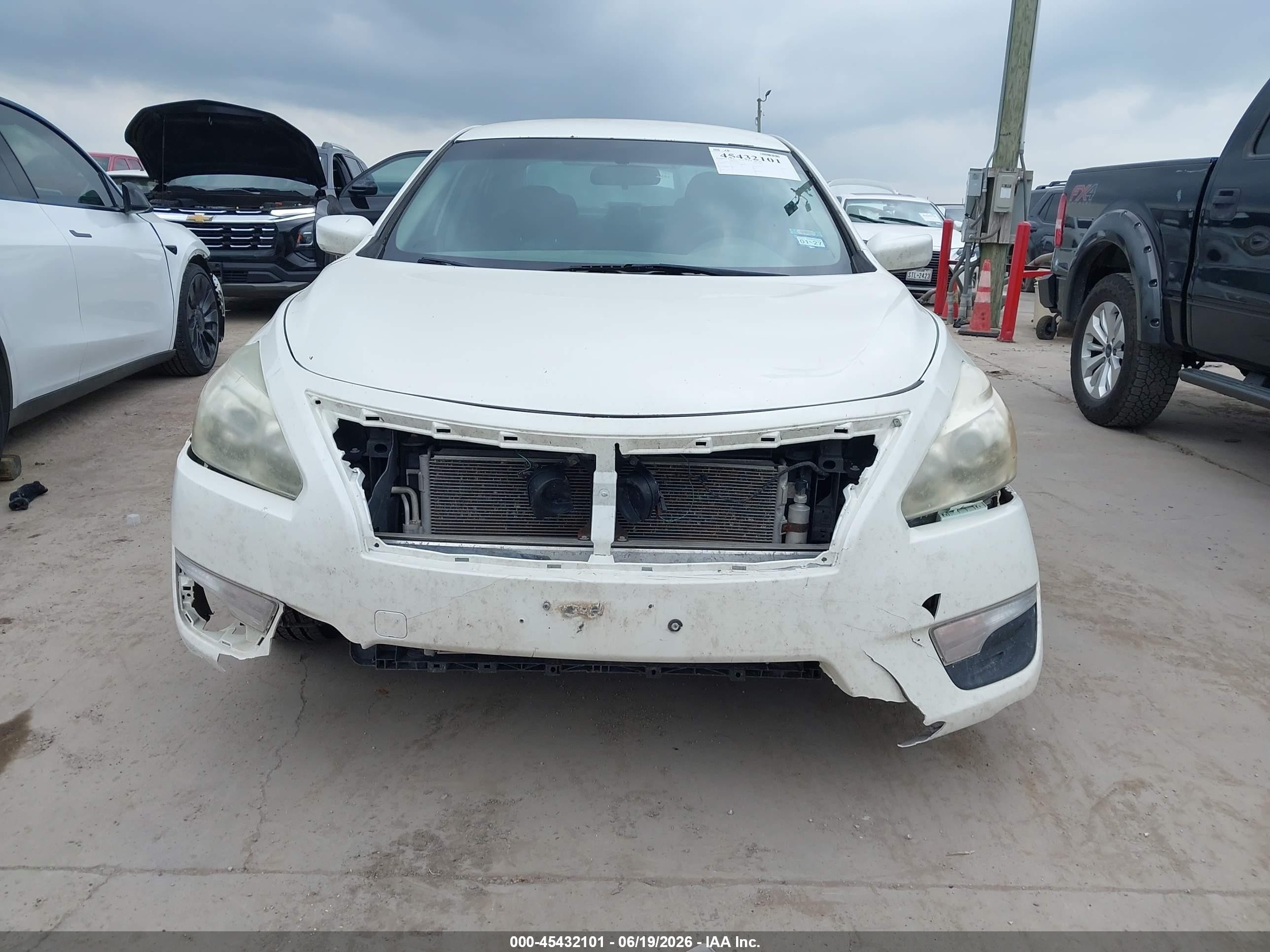 2015 Nissan Altima 2.5 S White vin: 1N4AL3AP7FC577677