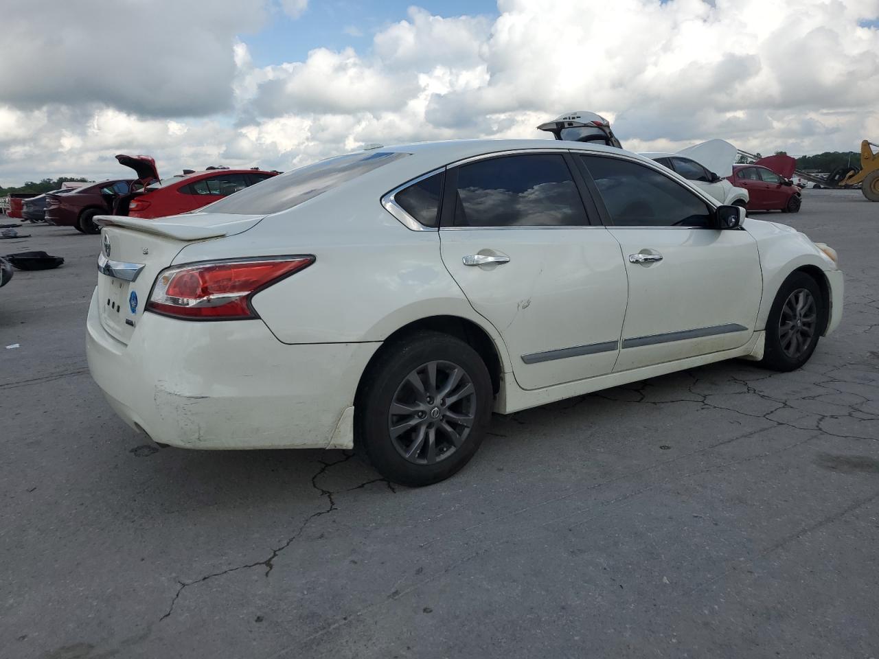 2015 Nissan Altima 2.5 White vin: 1N4AL3AP7FC583852