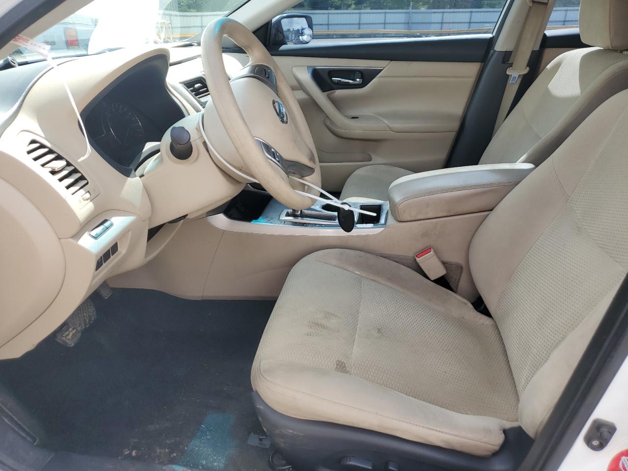 2015 Nissan Altima 2.5 White vin: 1N4AL3AP7FC583852
