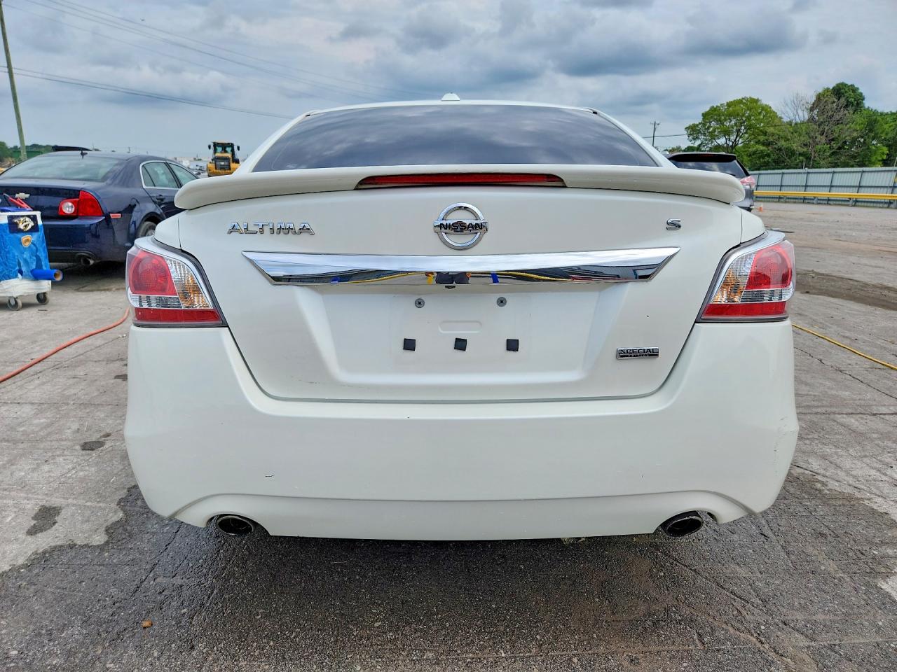 2015 Nissan Altima 2.5 S White vin: 1N4AL3AP7FC583852
