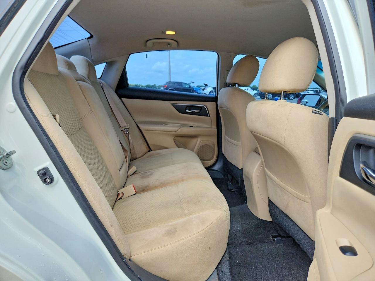 2015 Nissan Altima 2.5 S White vin: 1N4AL3AP7FC583852