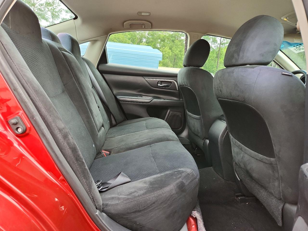 2015 Nissan Altima 2.5 S Red vin: 1N4AL3AP7FC585472