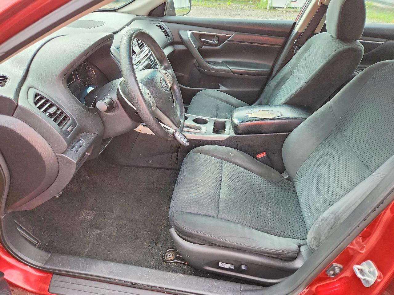 2015 Nissan Altima 2.5 S Red vin: 1N4AL3AP7FC585472