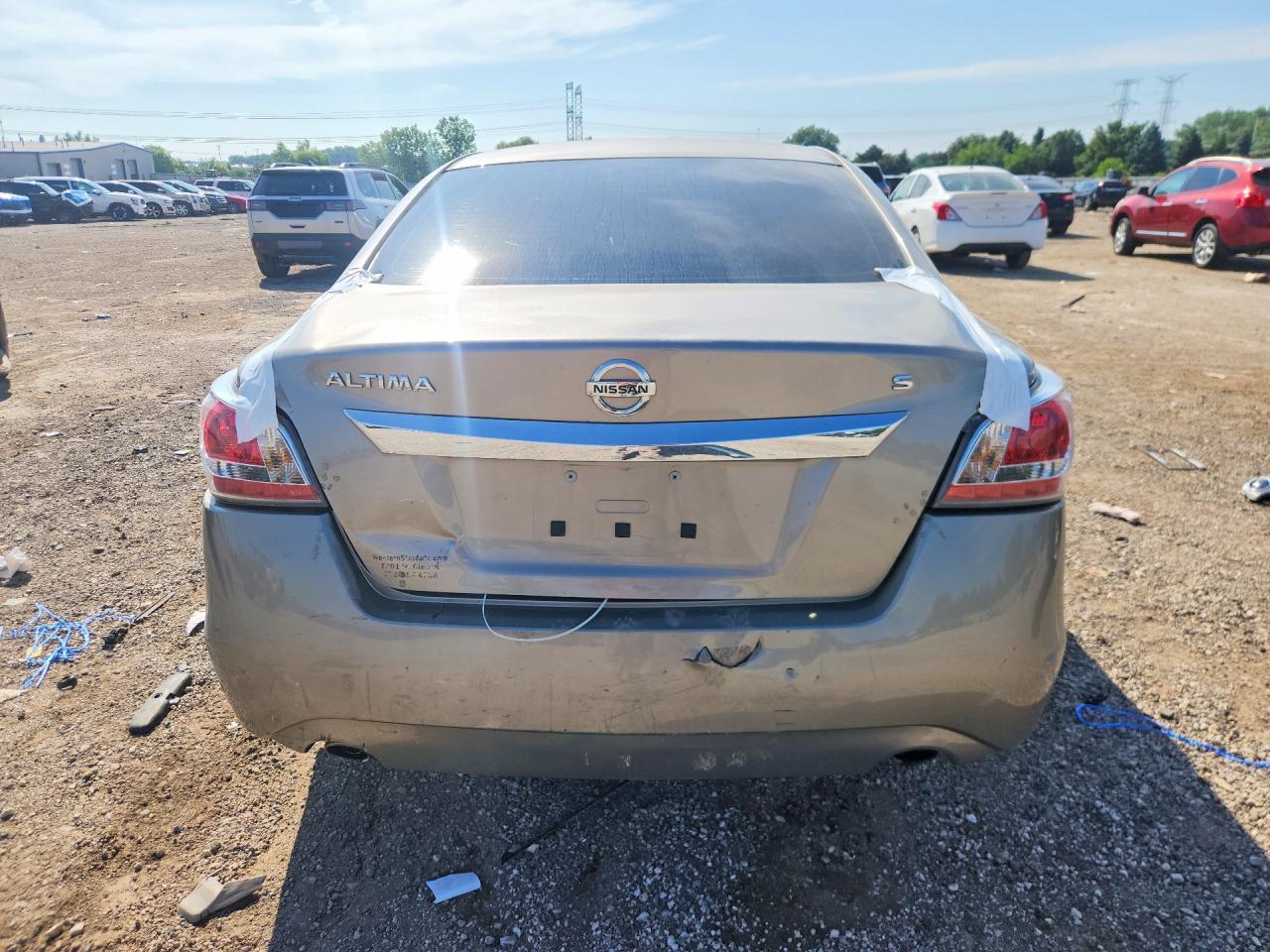 2015 Nissan Altima 2.5 S Silver vin: 1N4AL3AP7FC585827