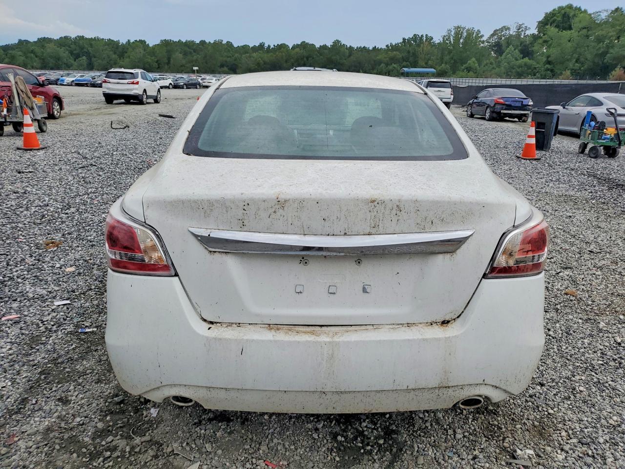 2015 Nissan Altima 2.5 White vin: 1N4AL3AP7FC589361