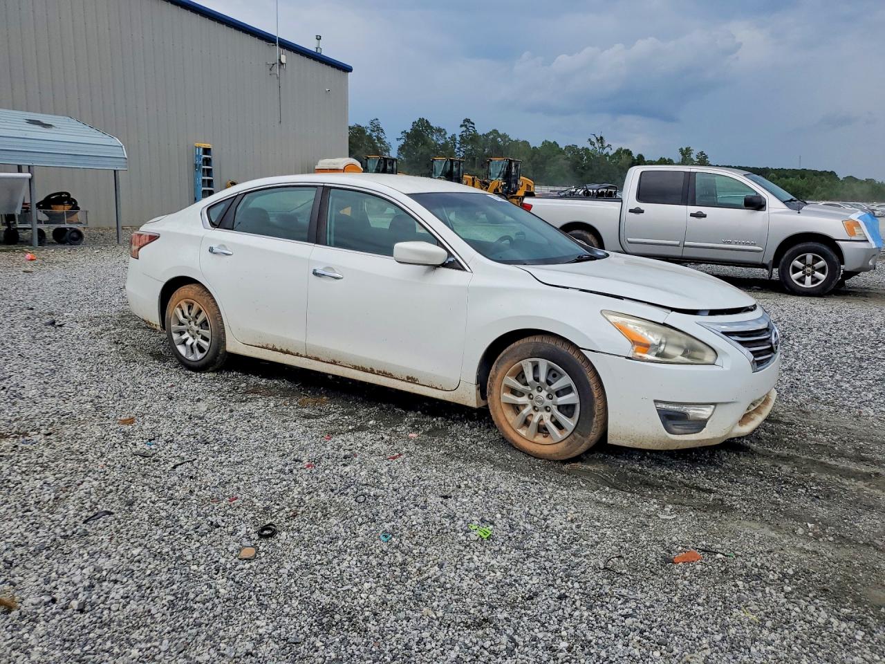 2015 Nissan Altima 2.5 White vin: 1N4AL3AP7FC589361