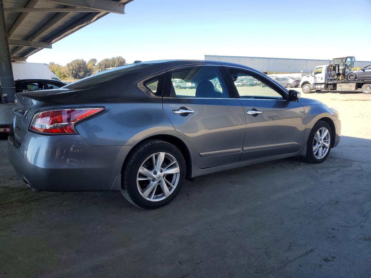 2015 Nissan Altima 2.5 Sv Silver vin: 1N4AL3AP7FC595662