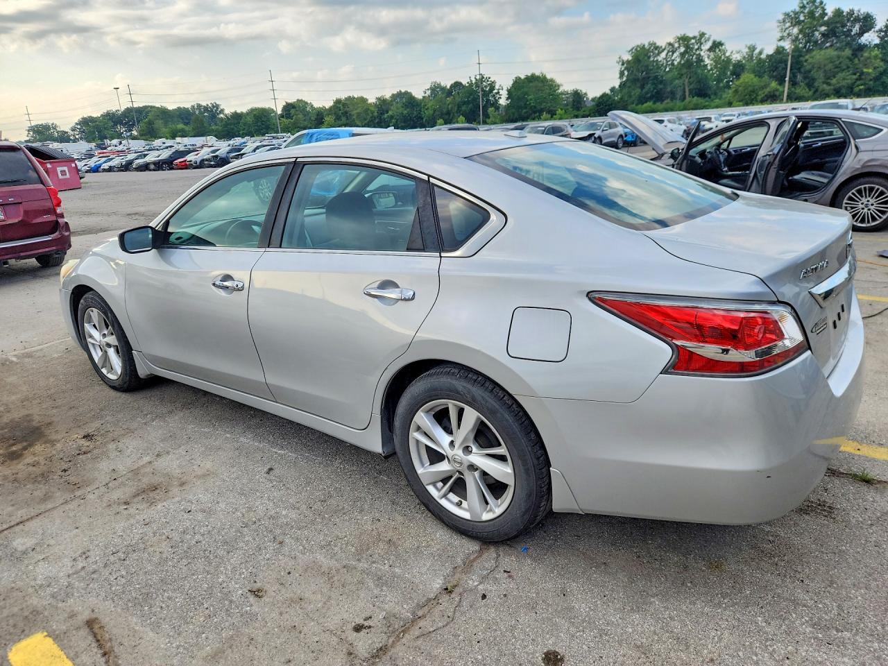 2015 Nissan Altima 2.5 Sv Silver vin: 1N4AL3AP7FC599050