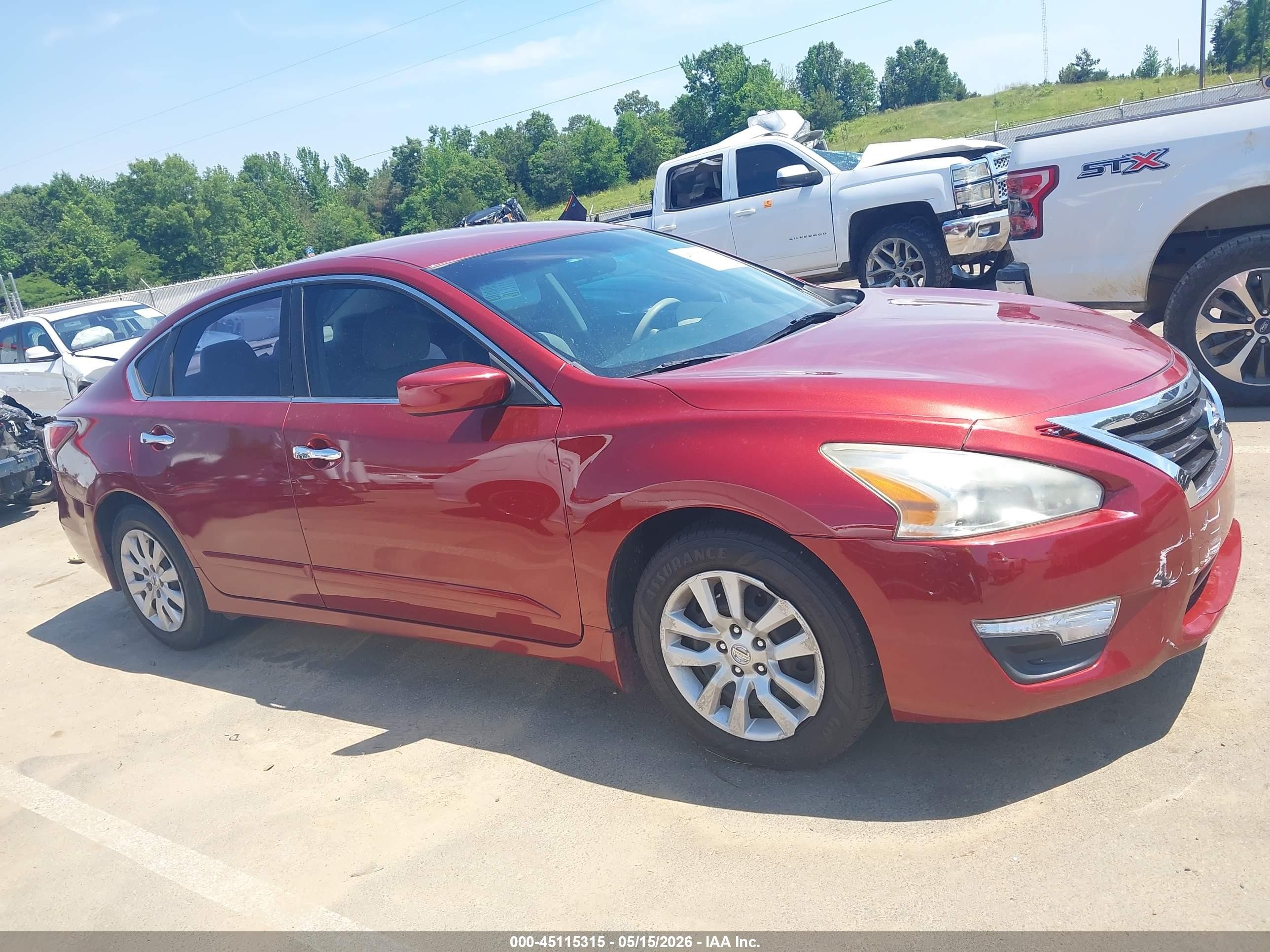 2015 Nissan Altima 2.5 S Burgundy vin: 1N4AL3AP7FN305117