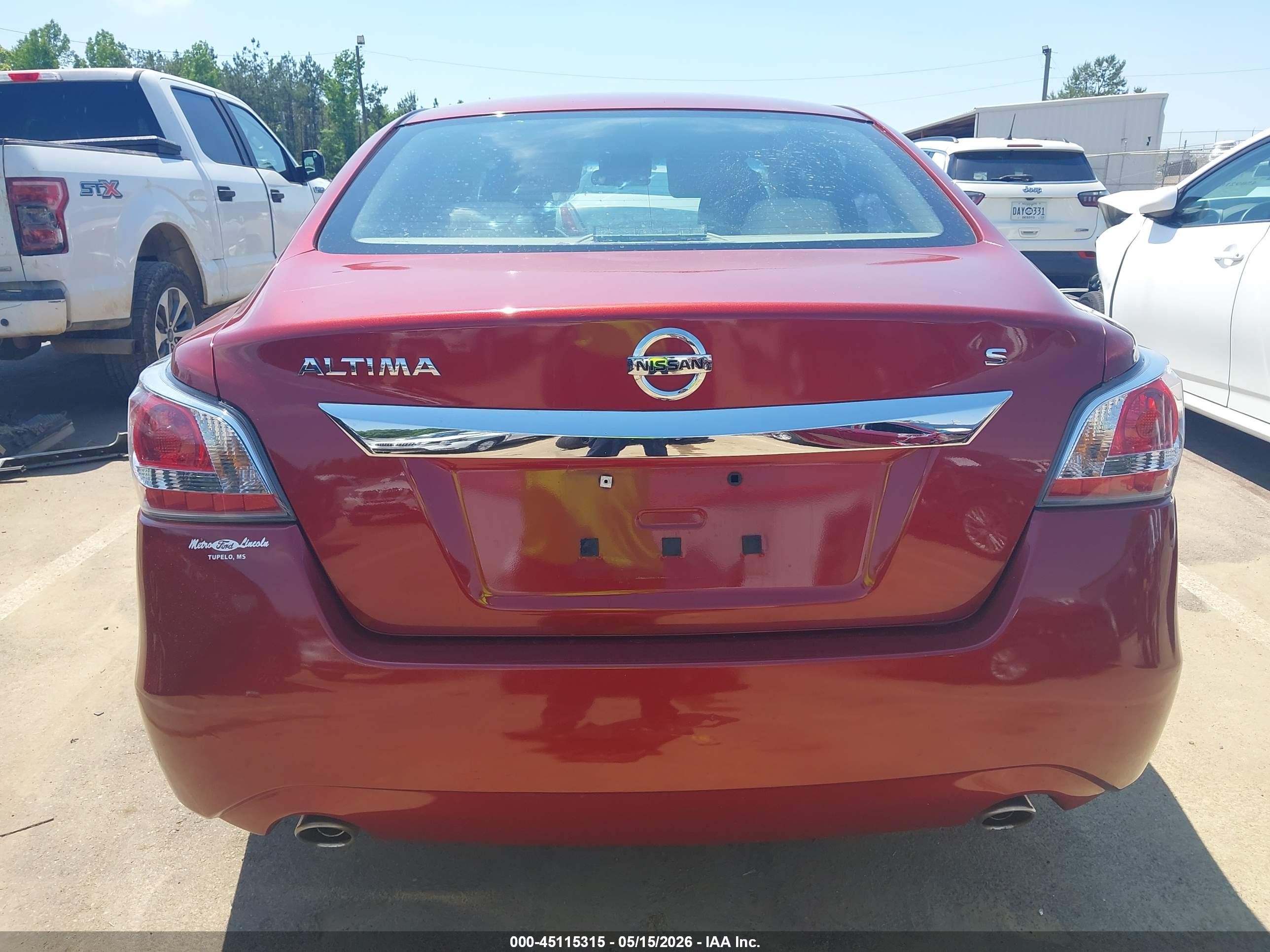 2015 Nissan Altima 2.5 S Burgundy vin: 1N4AL3AP7FN305117