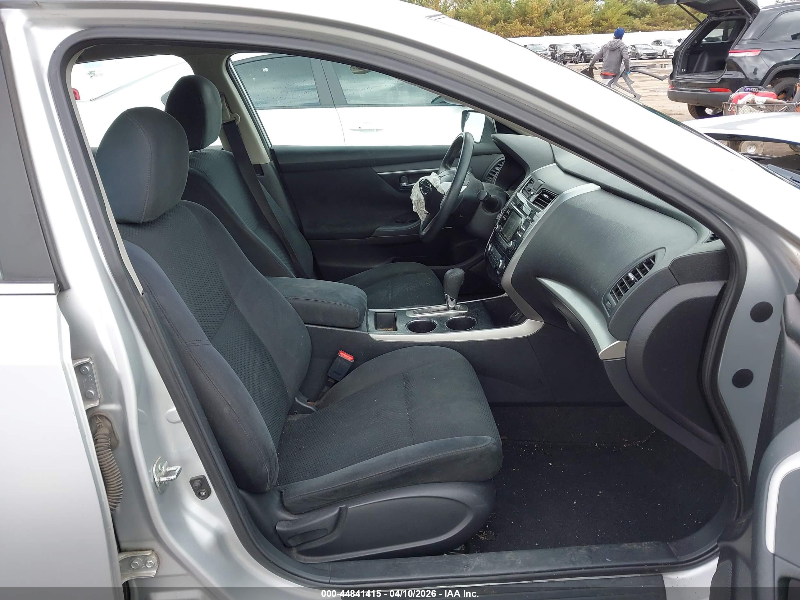 2015 Nissan Altima 2.5/2.5 S/2.5 Sl/2.5 Sv Серебряный vin: 1N4AL3AP7FN322127
