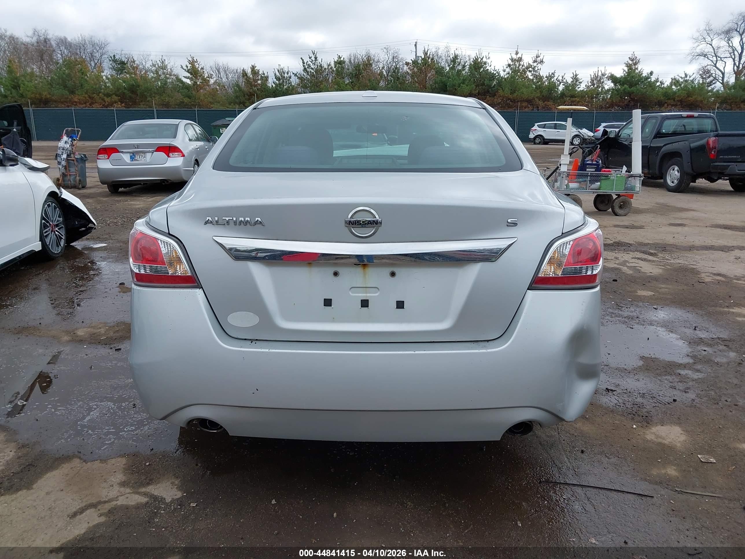 2015 Nissan Altima 2.5/2.5 S/2.5 Sl/2.5 Sv Серебряный vin: 1N4AL3AP7FN322127