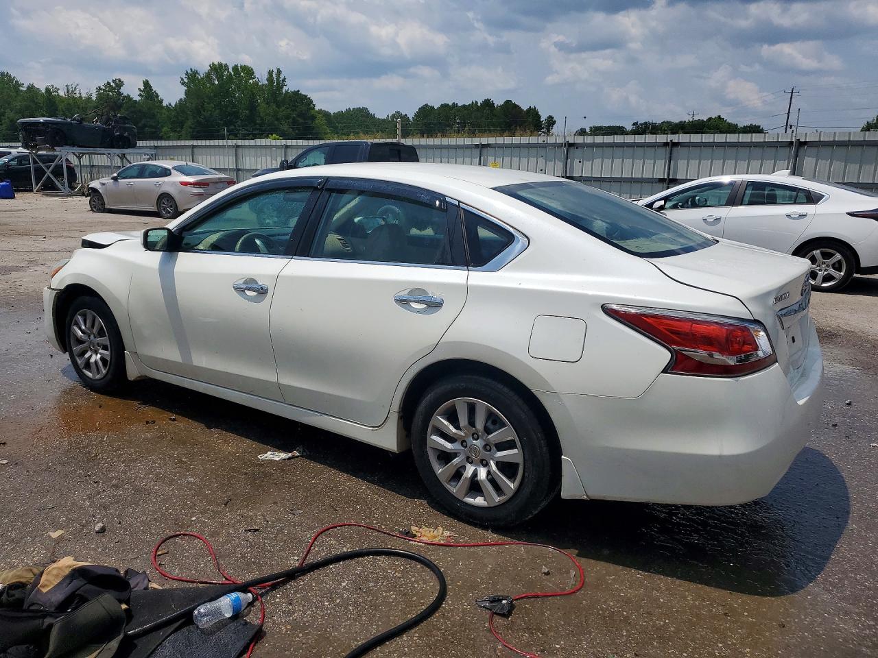 2015 Nissan Altima 2.5 S White vin: 1N4AL3AP7FN329546