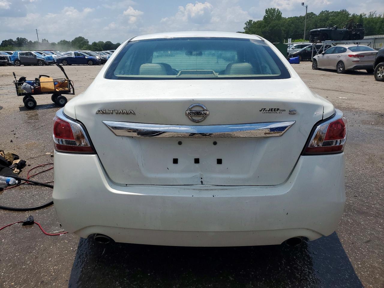 2015 Nissan Altima 2.5 S White vin: 1N4AL3AP7FN329546