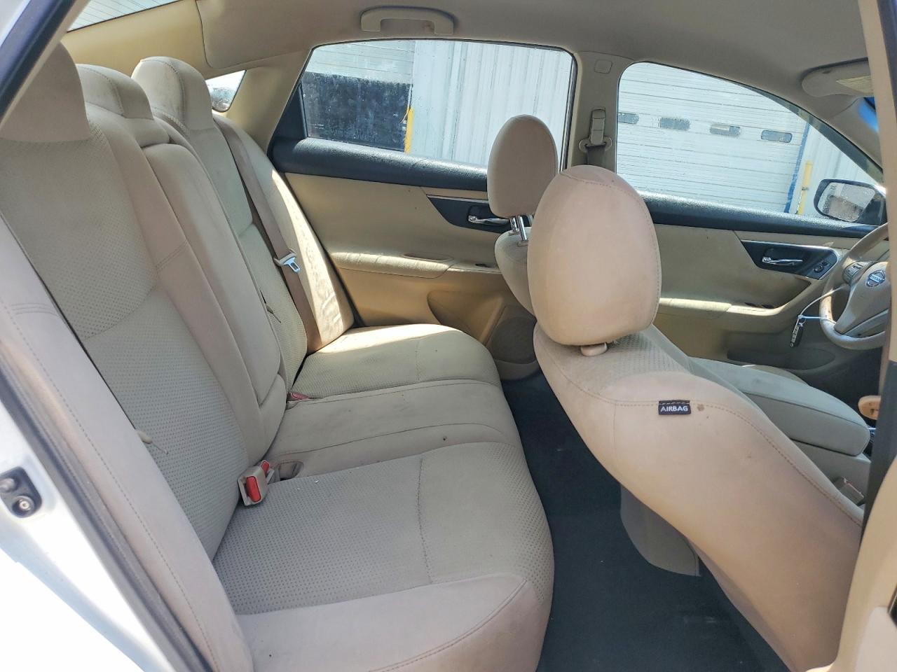 2015 Nissan Altima 2.5 S White vin: 1N4AL3AP7FN329546