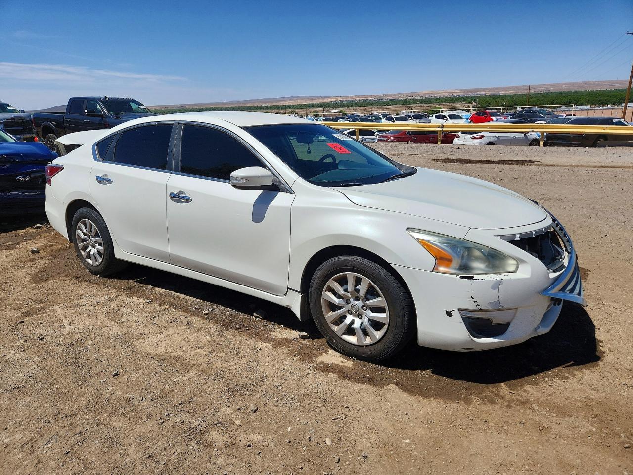 2015 Nissan Altima 2.5 S White vin: 1N4AL3AP7FN346587