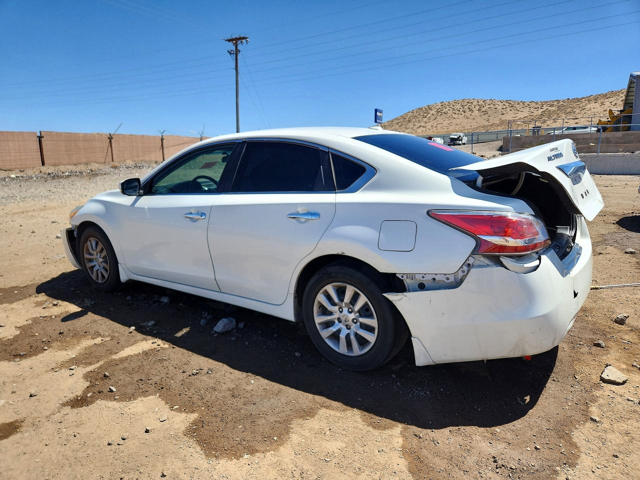 2015 Nissan Altima 2.5 S White vin: 1N4AL3AP7FN346587