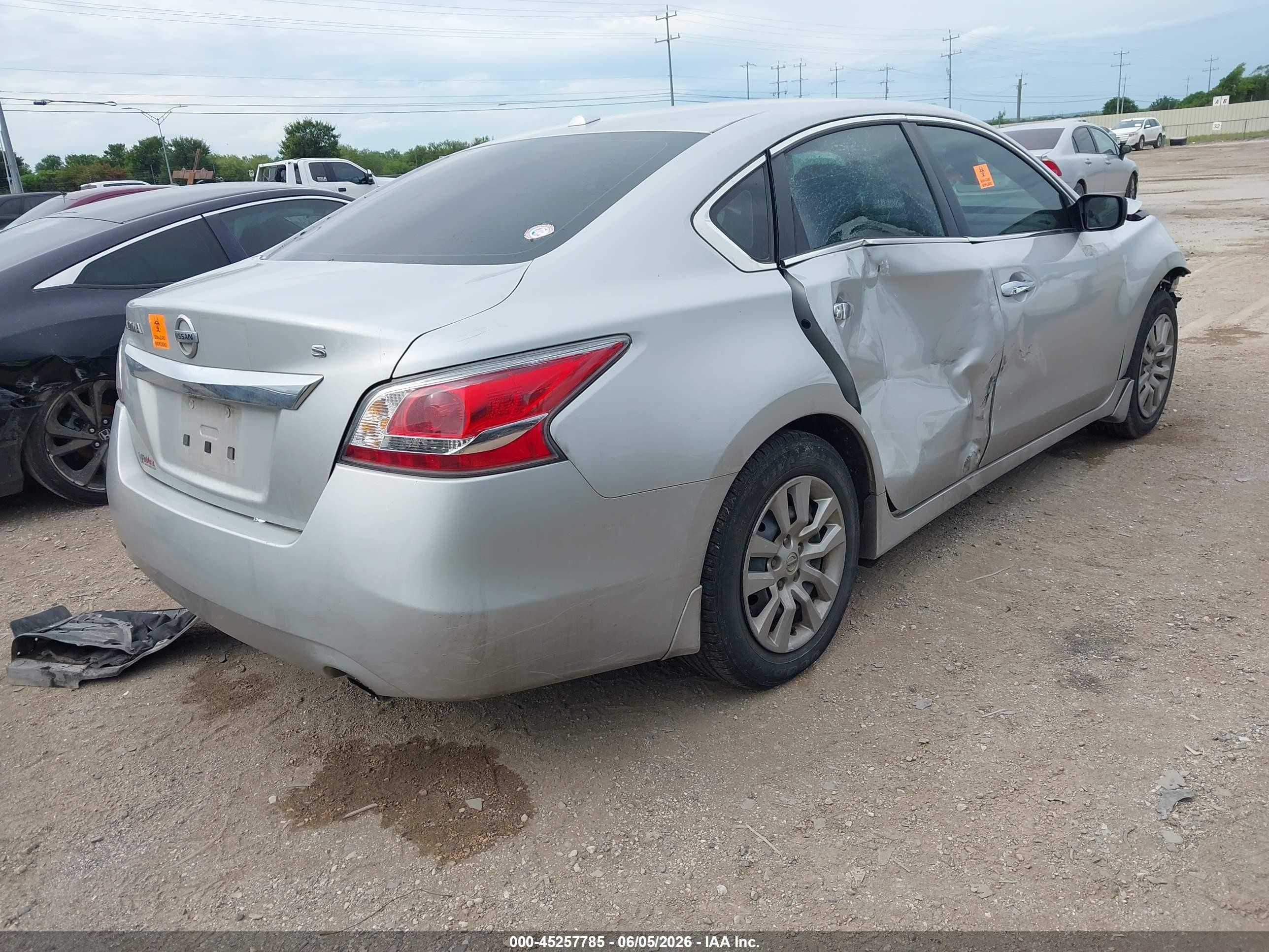 2015 Nissan Altima 2.5 S Silver vin: 1N4AL3AP7FN351479