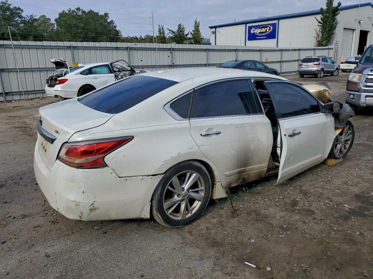 2015 Nissan Altima 2.5 White vin: 1N4AL3AP7FN354463