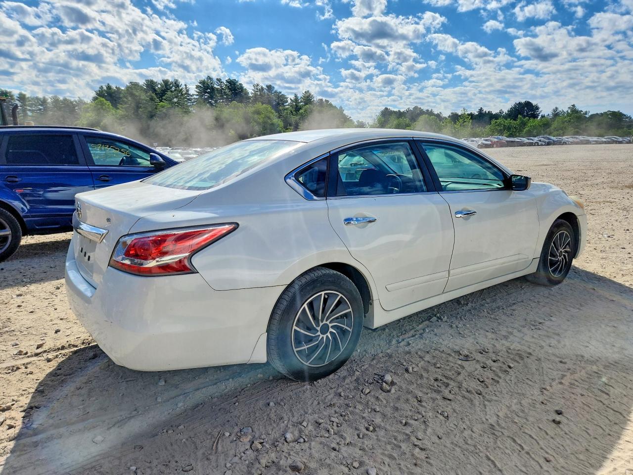 2015 Nissan Altima 2.5 S White vin: 1N4AL3AP7FN360991