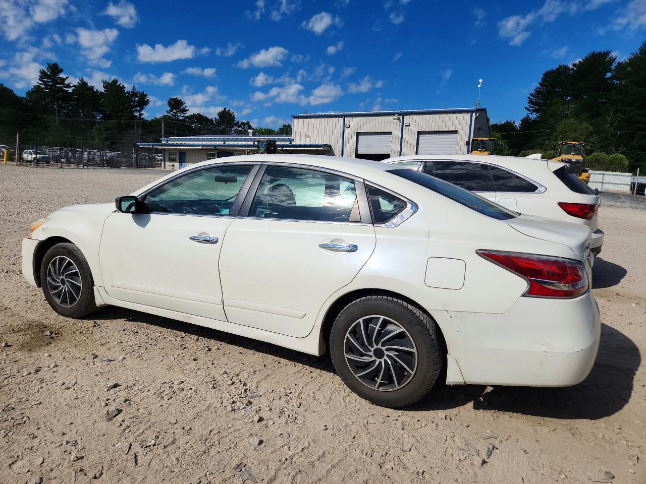 2015 Nissan Altima 2.5 S White vin: 1N4AL3AP7FN360991