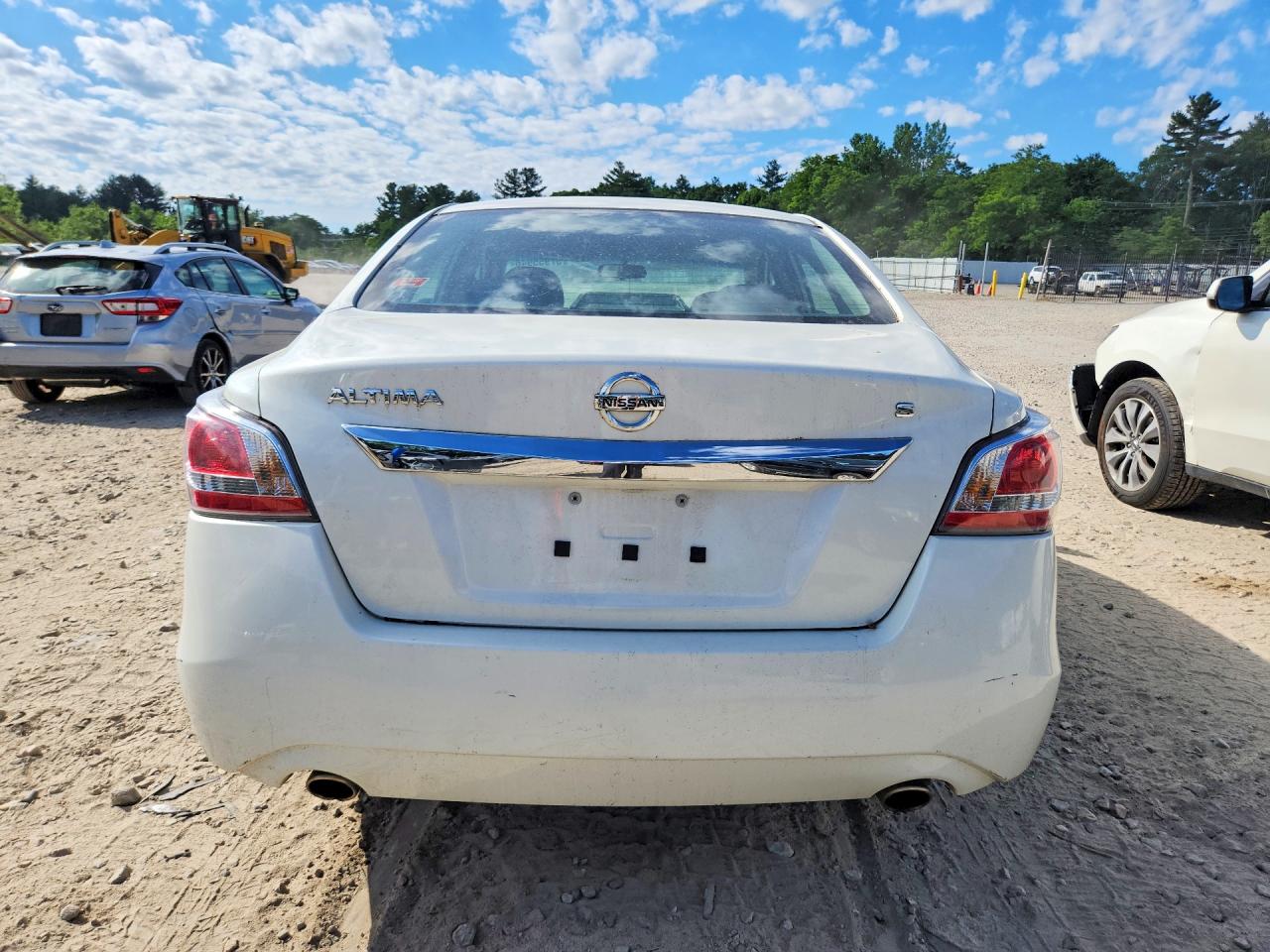 2015 Nissan Altima 2.5 S White vin: 1N4AL3AP7FN360991
