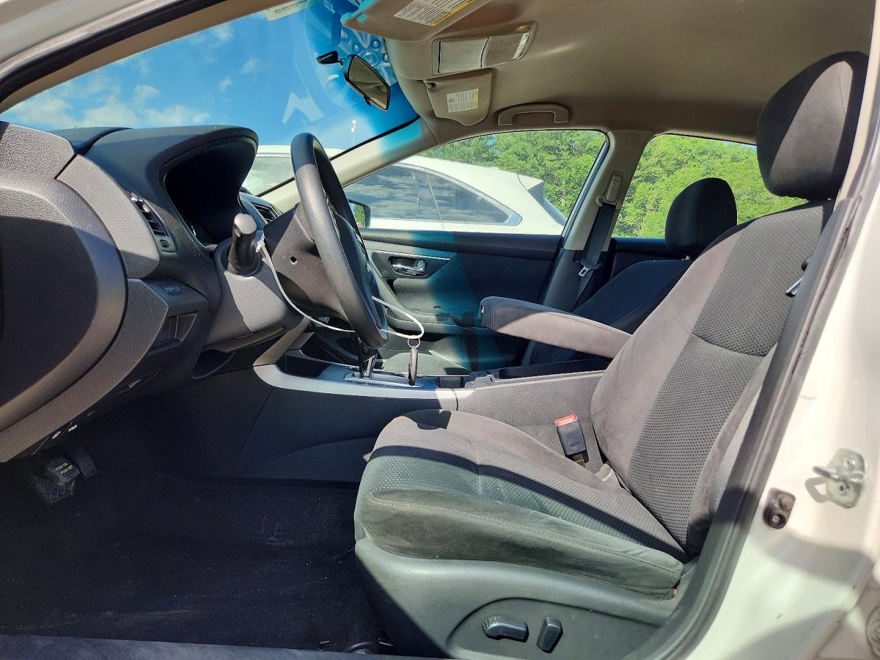 2015 Nissan Altima 2.5 S White vin: 1N4AL3AP7FN360991