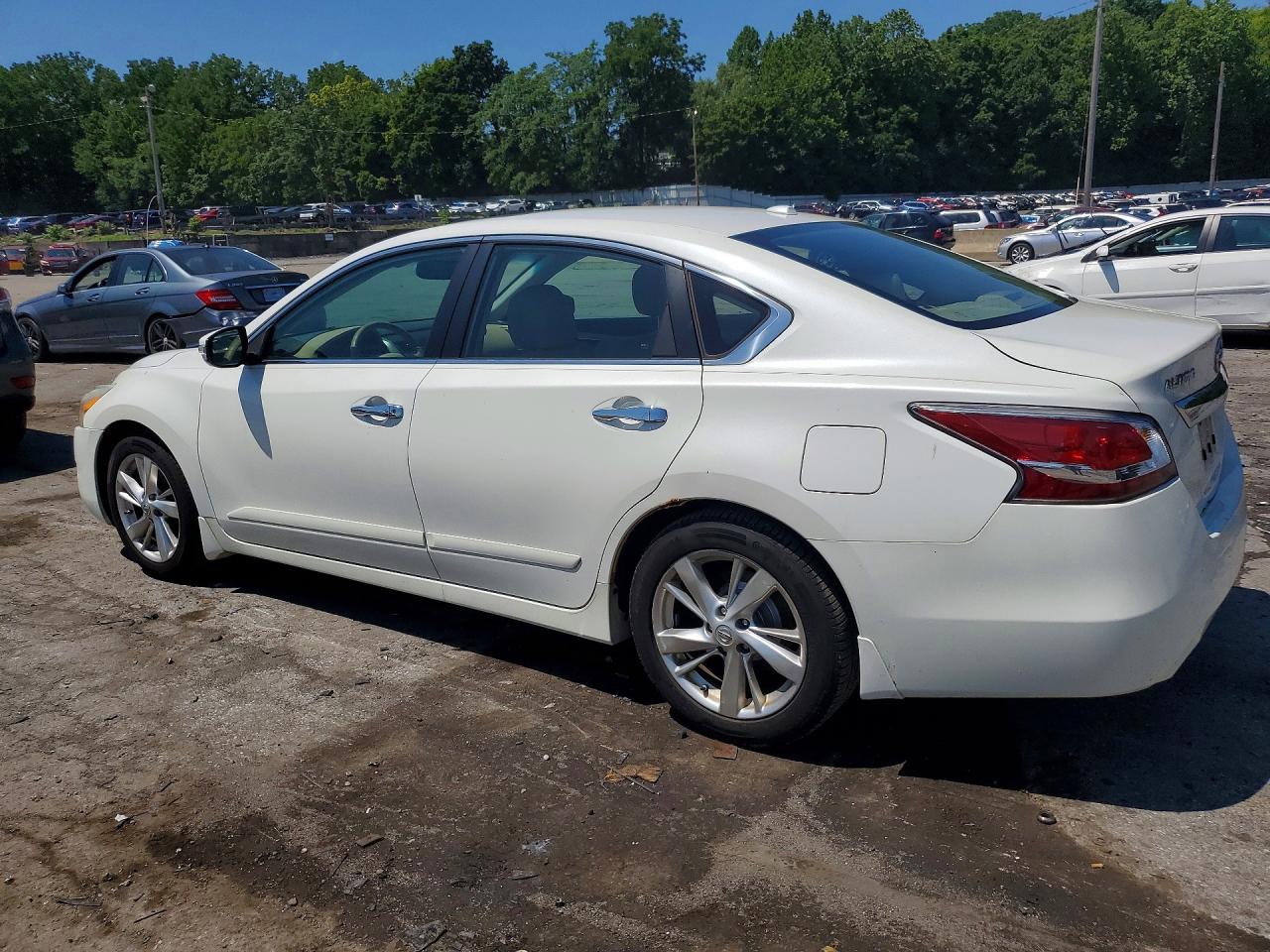 2015 Nissan Altima 2.5 White vin: 1N4AL3AP7FN373031