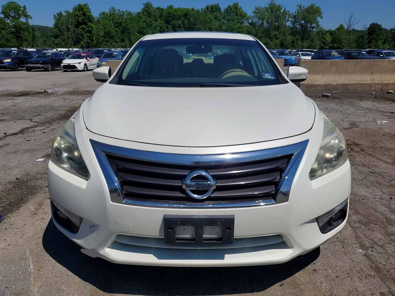 2015 Nissan Altima 2.5 White vin: 1N4AL3AP7FN373031