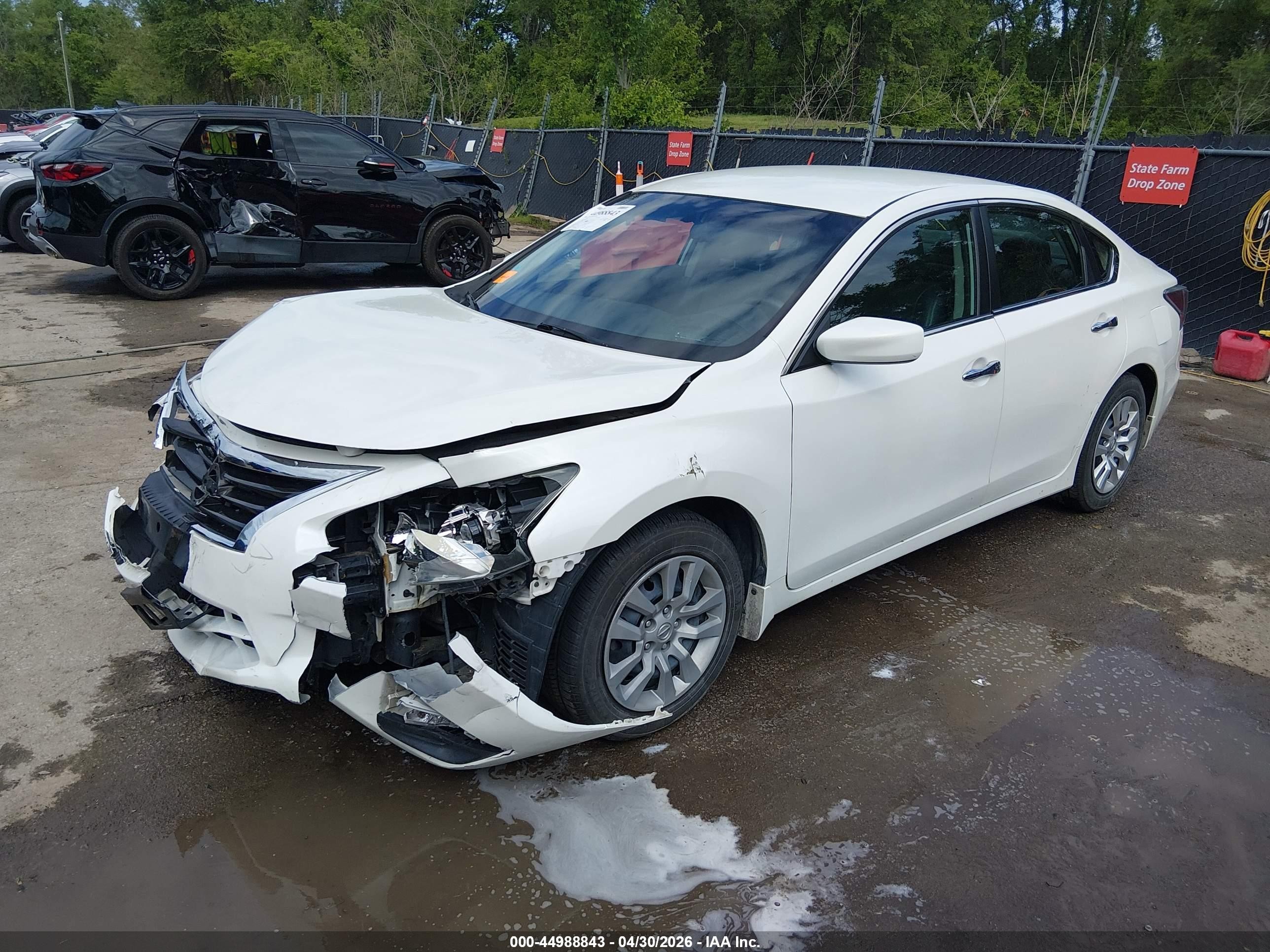 2015 Nissan Altima 2.5 S White vin: 1N4AL3AP7FN390749
