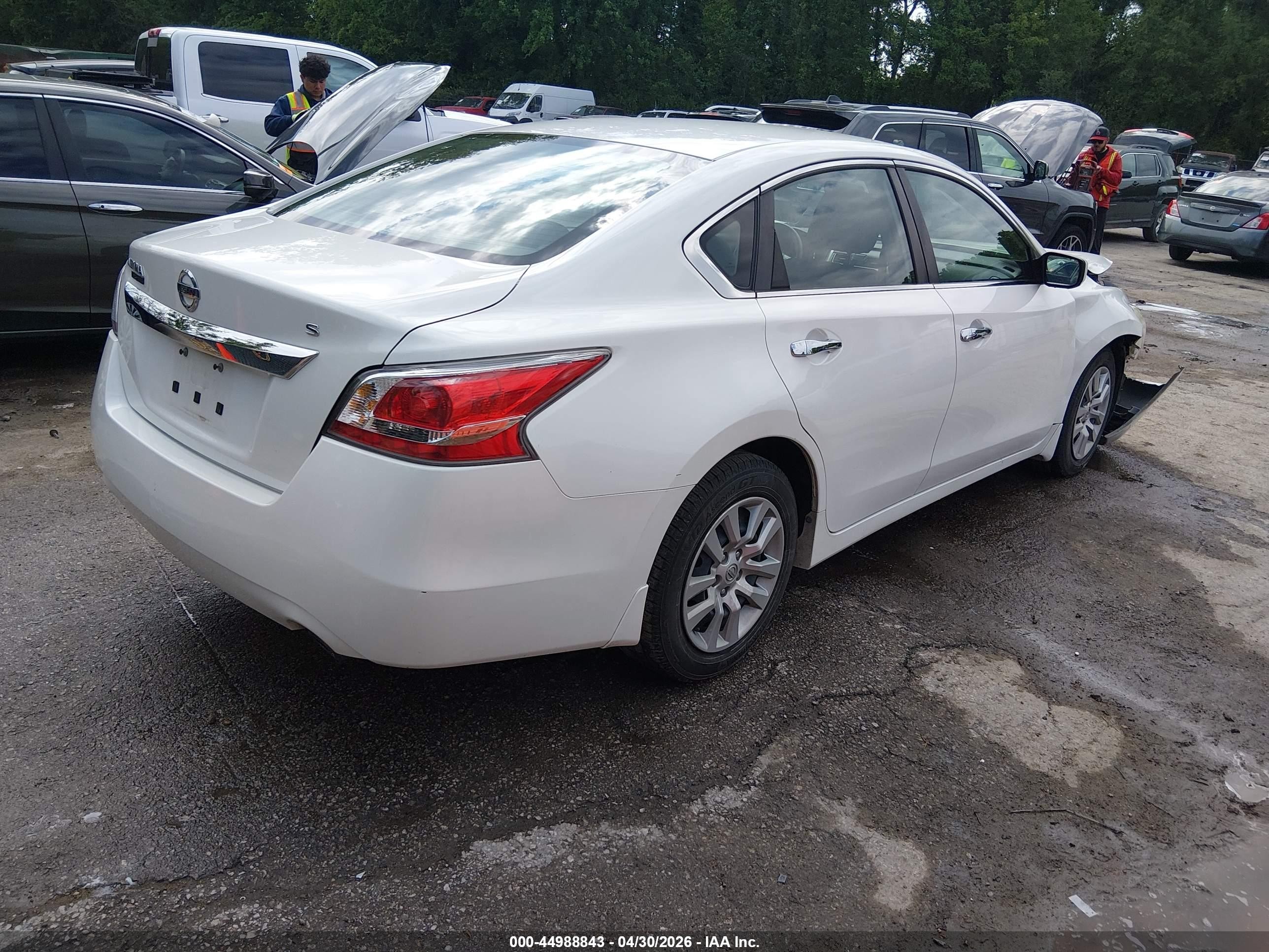 2015 Nissan Altima 2.5 S White vin: 1N4AL3AP7FN390749