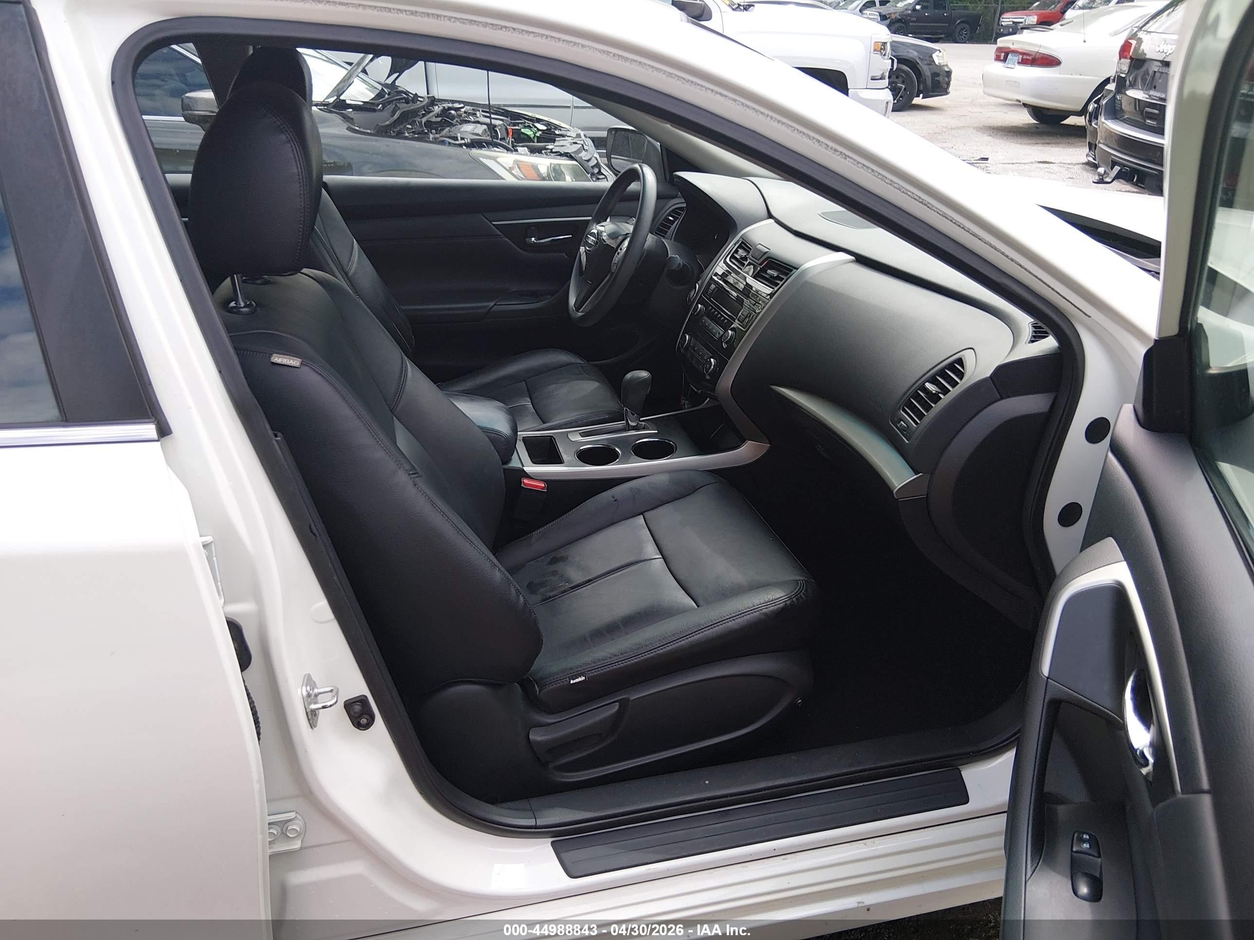 2015 Nissan Altima 2.5 S White vin: 1N4AL3AP7FN390749