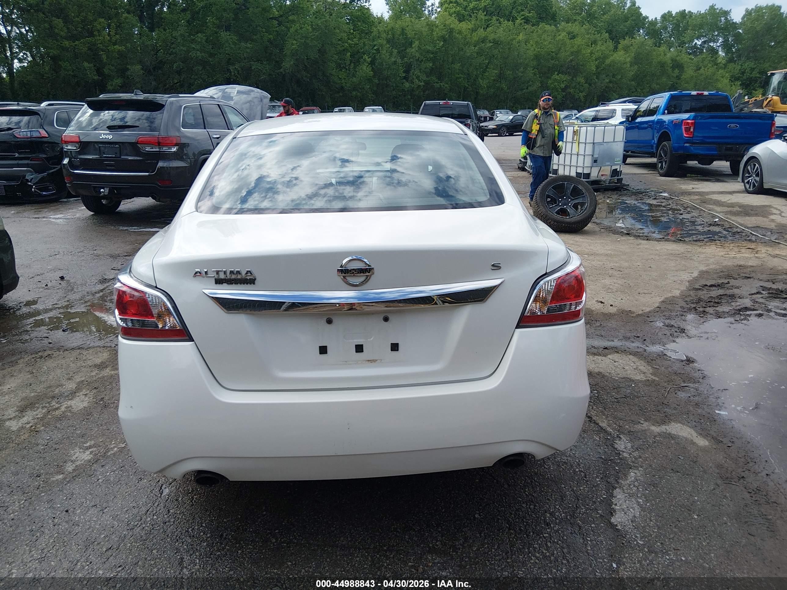 2015 Nissan Altima 2.5 S White vin: 1N4AL3AP7FN390749
