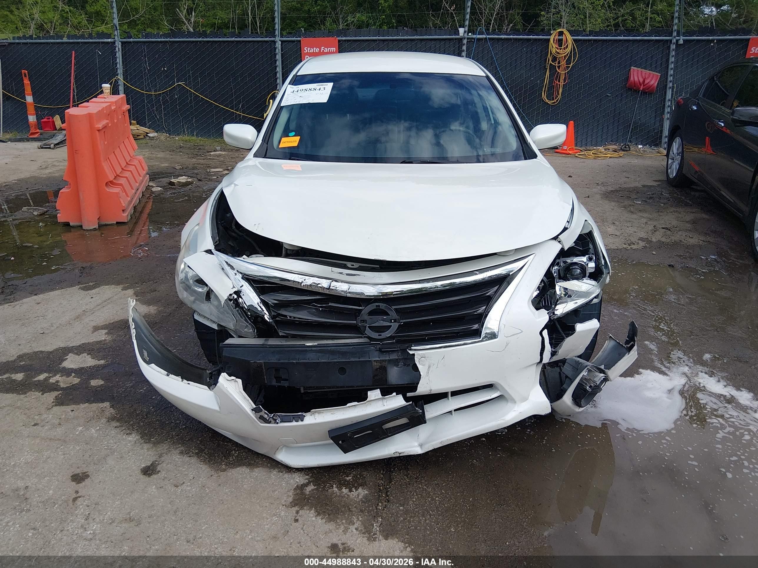 2015 Nissan Altima 2.5 S White vin: 1N4AL3AP7FN390749