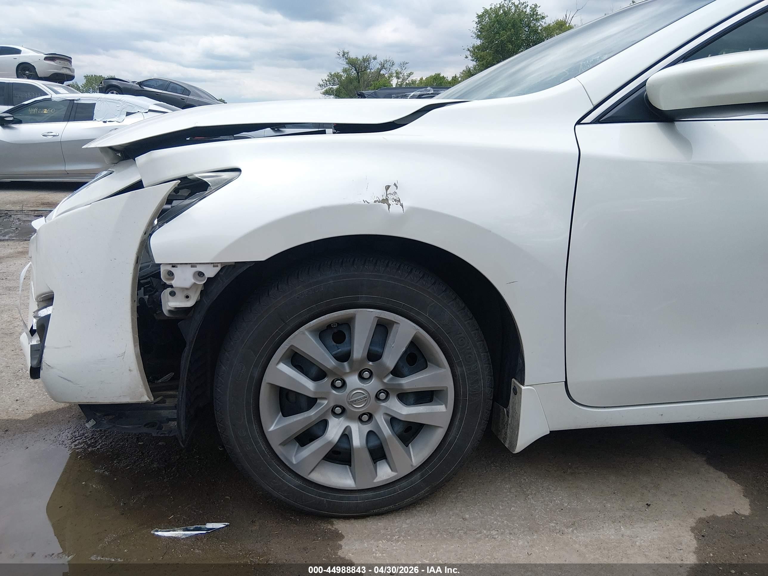 2015 Nissan Altima 2.5 S White vin: 1N4AL3AP7FN390749