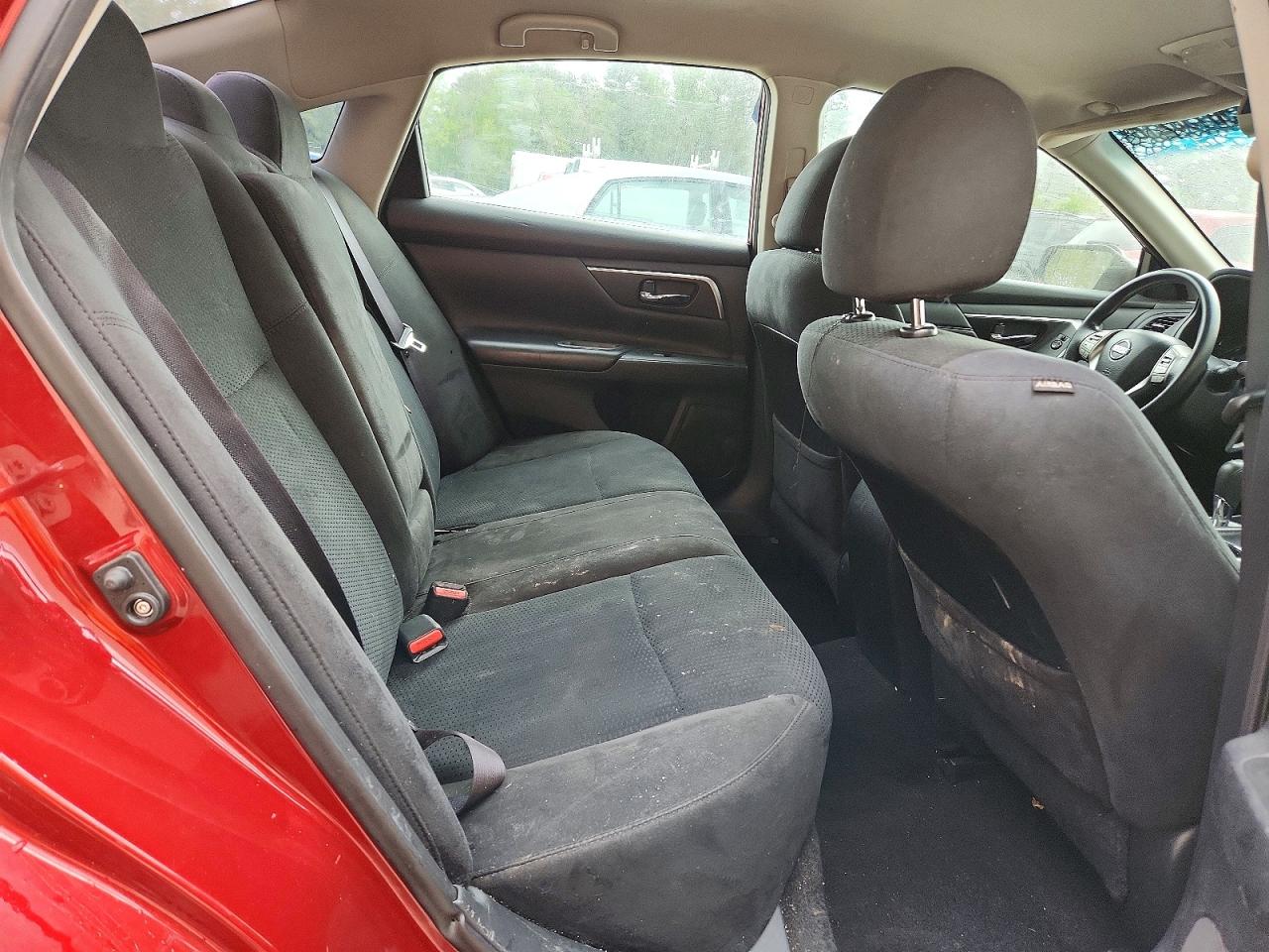 2015 Nissan Altima 2.5 S Burgundy vin: 1N4AL3AP7FN402432