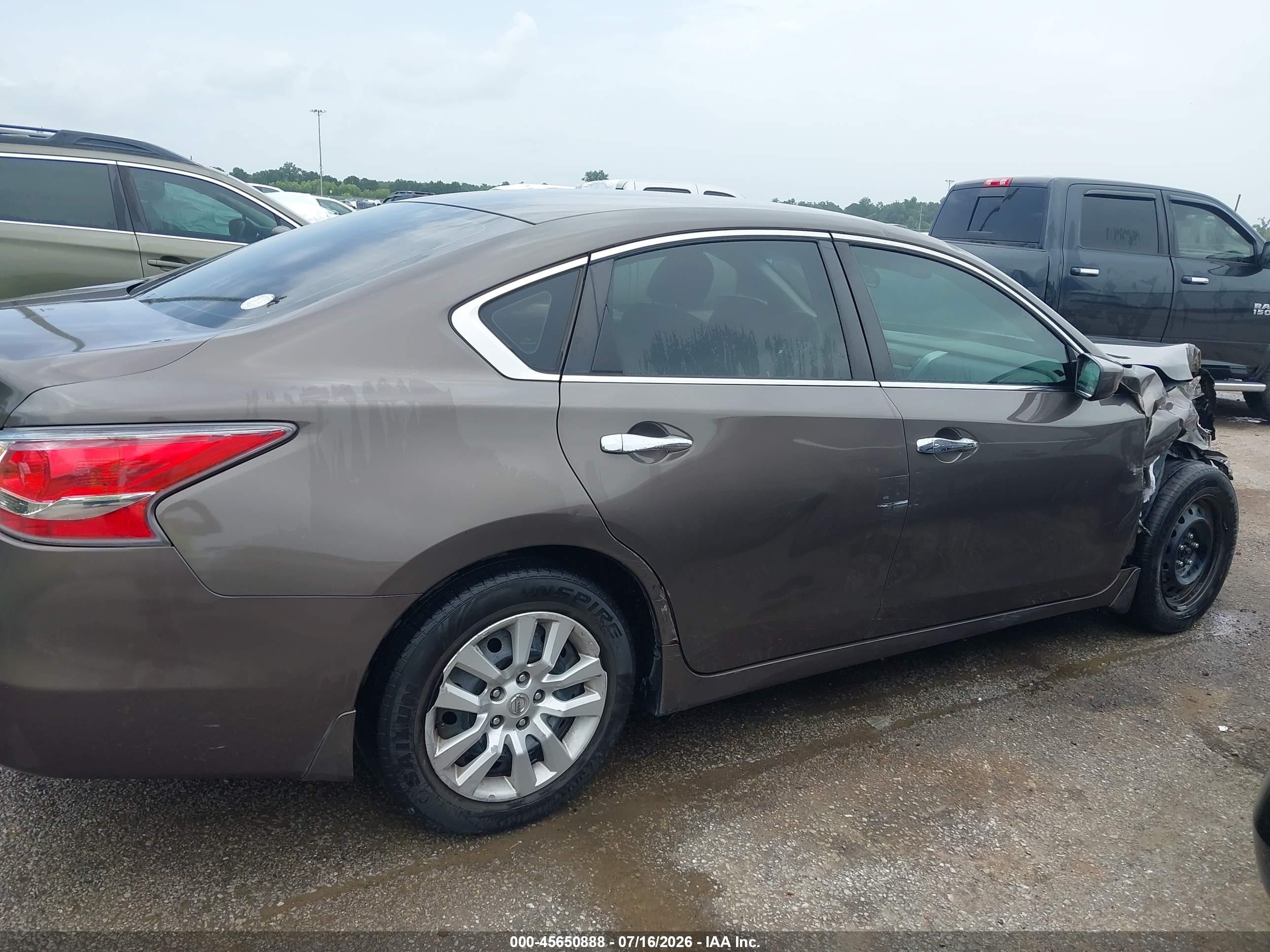 2015 Nissan Altima 2.5 S Brown vin: 1N4AL3AP7FN876090